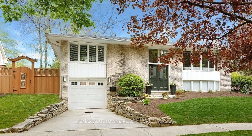 407 Canterbury Crescent, Oakville, ON L6J 5K8