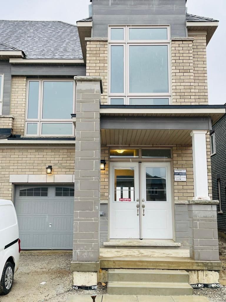 20 Donald Ficht Crescent MAIN & 2ND, Brampton, ON L7A 5H8