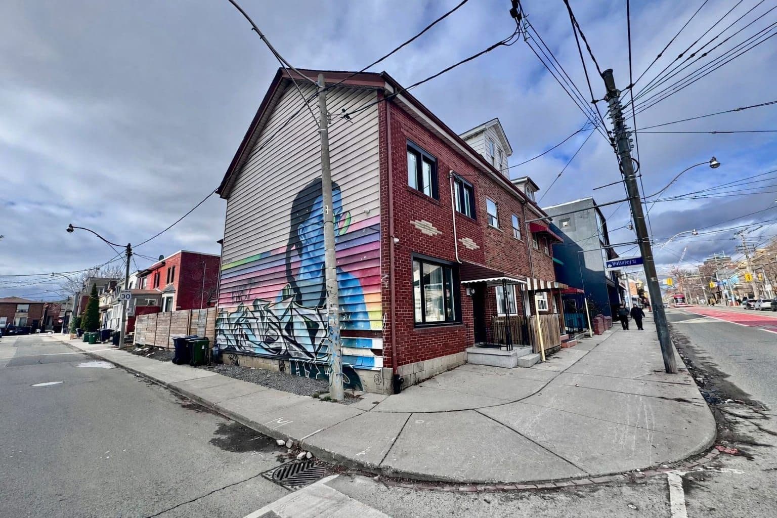 206 Bathurst Street Upper, Toronto C01, ON M5T 2R9