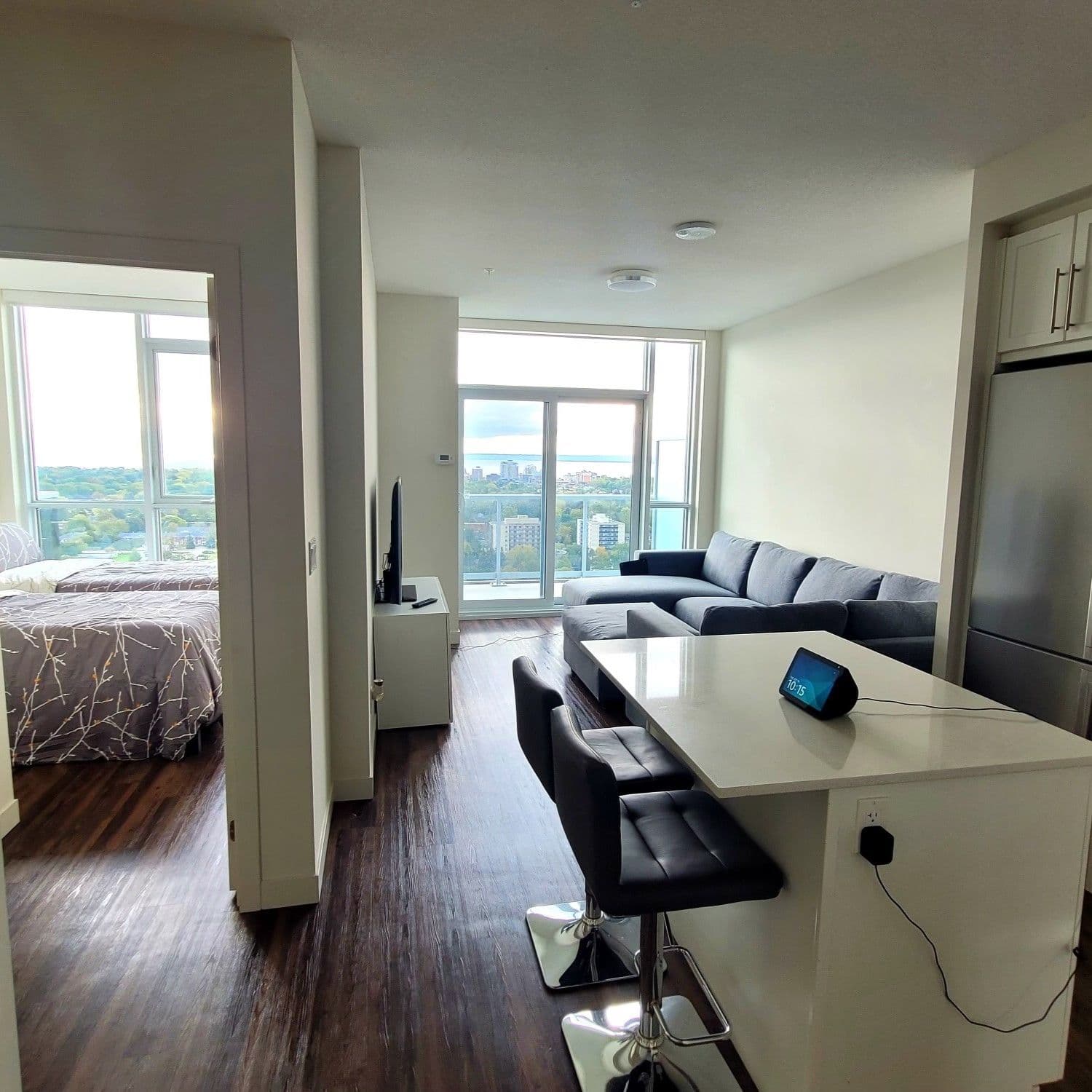 2081 Fairview Street 2004, Burlington, ON L7R 0E4