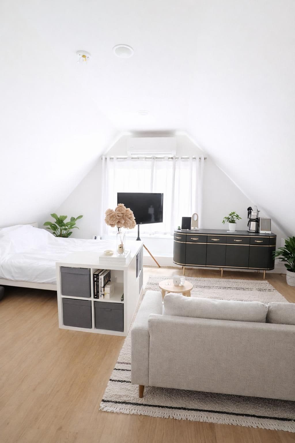 30 Stirton Street 3, Hamilton, ON L8L 6E8