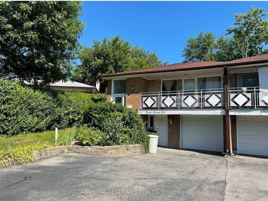 7 Leavey Court Upper, Toronto C15, ON M2H 1E5