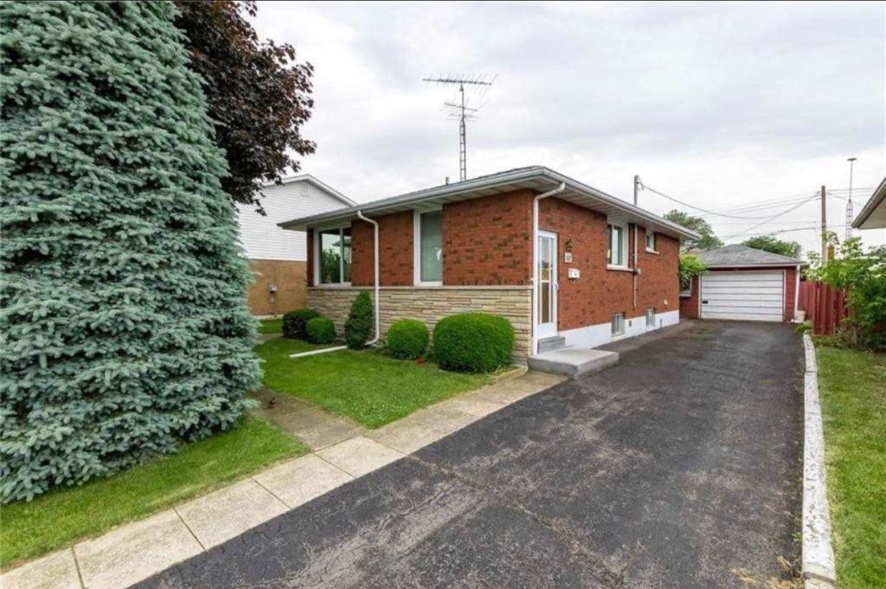 38 Loyalist Drive Basement, Hamilton, ON L8K 4J3