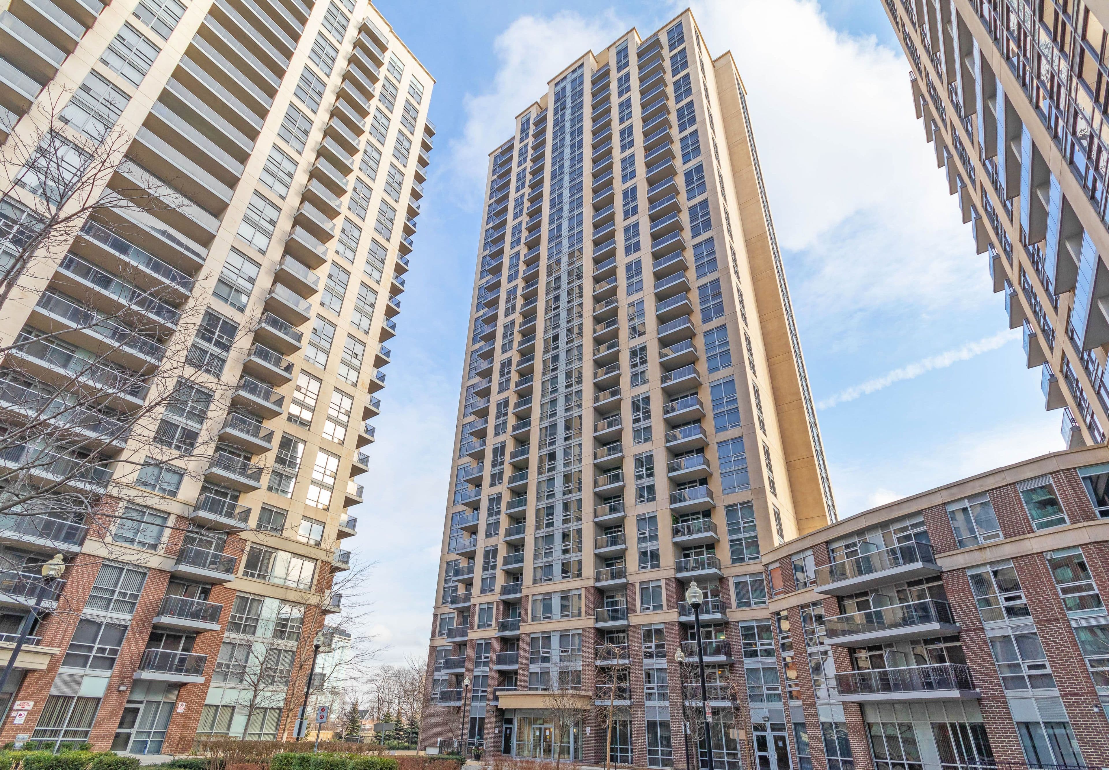 3 Michael Power Place 2907, Toronto W08, ON M9A 0A2