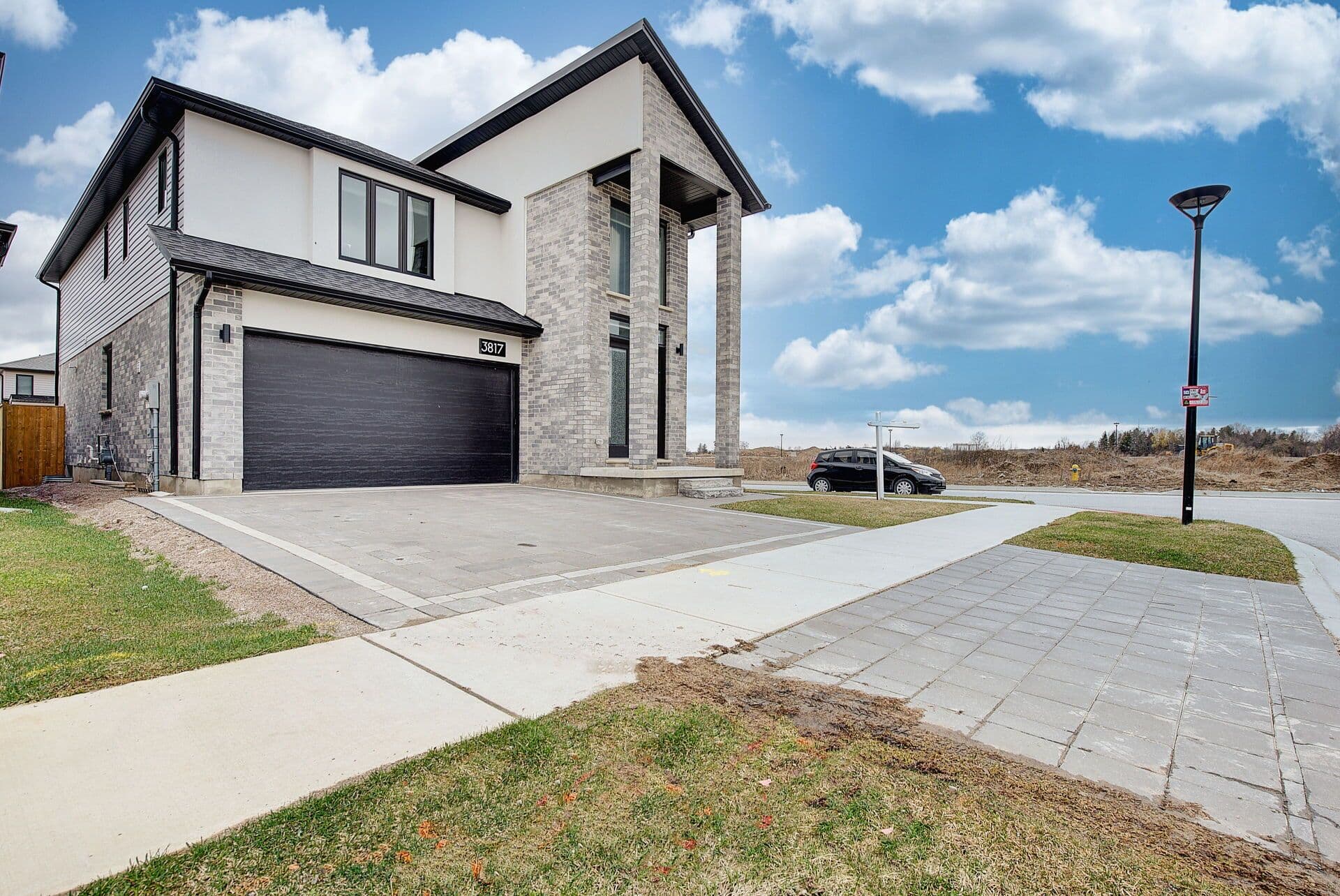 3817 Ayrshire Avenue, London South, ON L6S 0E2