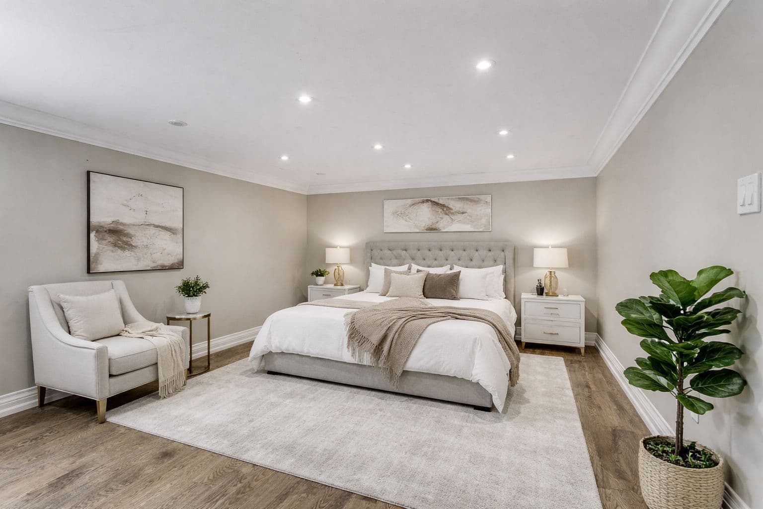 47 Highgate Road B, Toronto W08, ON M8X 2B4