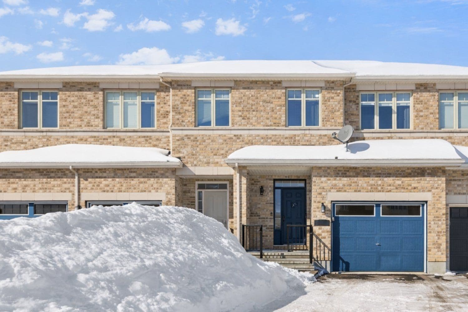 219 Jersey Tea Circle, Blossom Park - Airport and Area, ON K1V 2L4