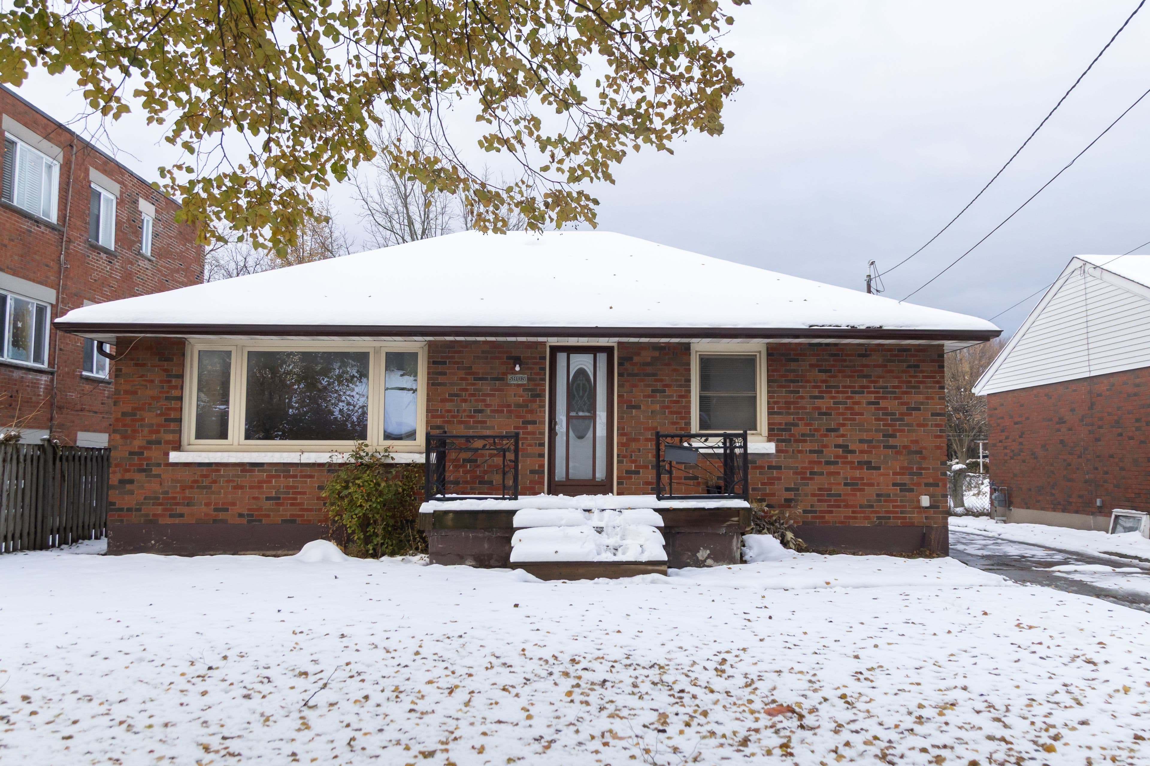 5905 Valley Way, Niagara Falls, ON L2E 1X9