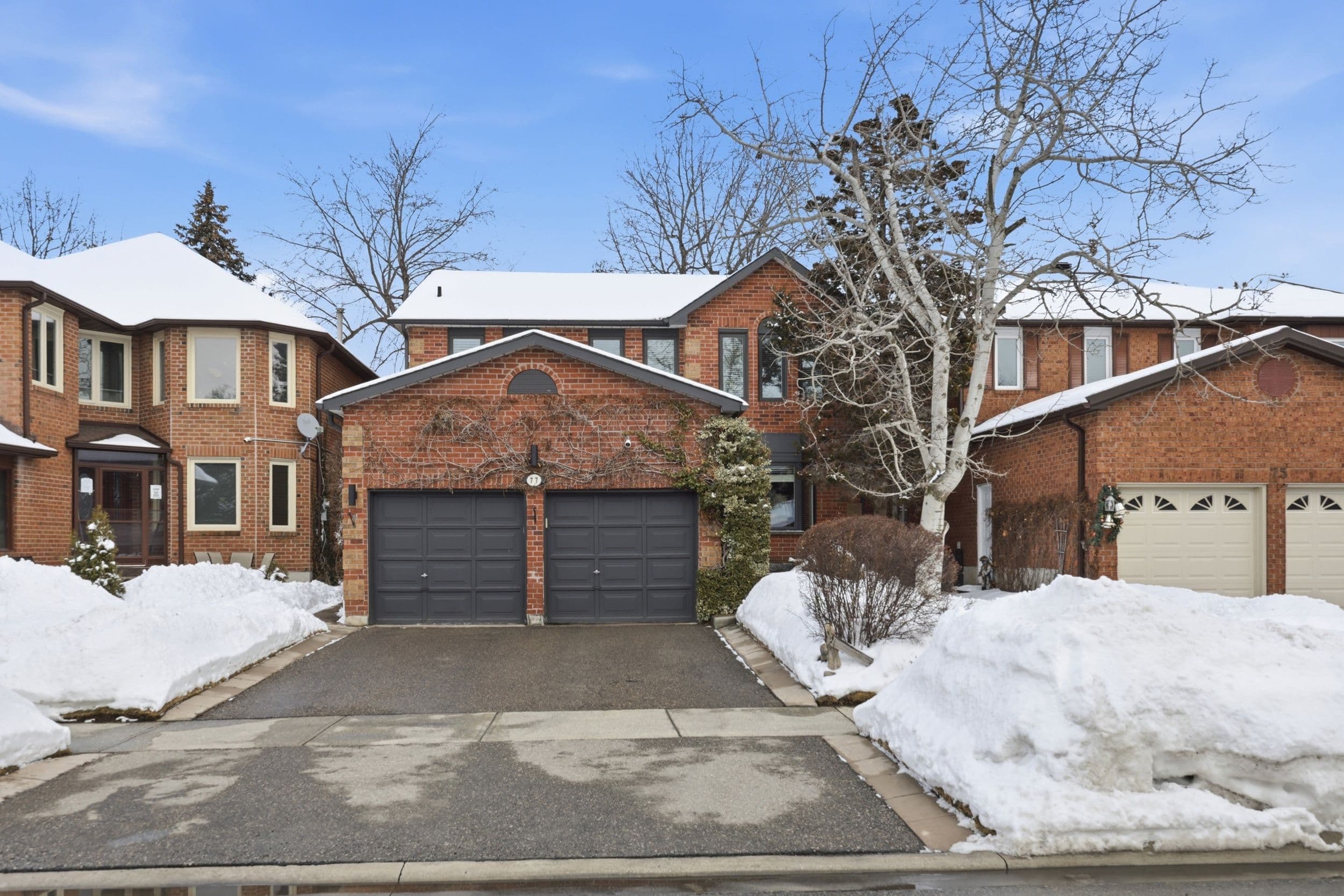 77 Lord Simcoe Drive, Brampton, ON L6S 5H1