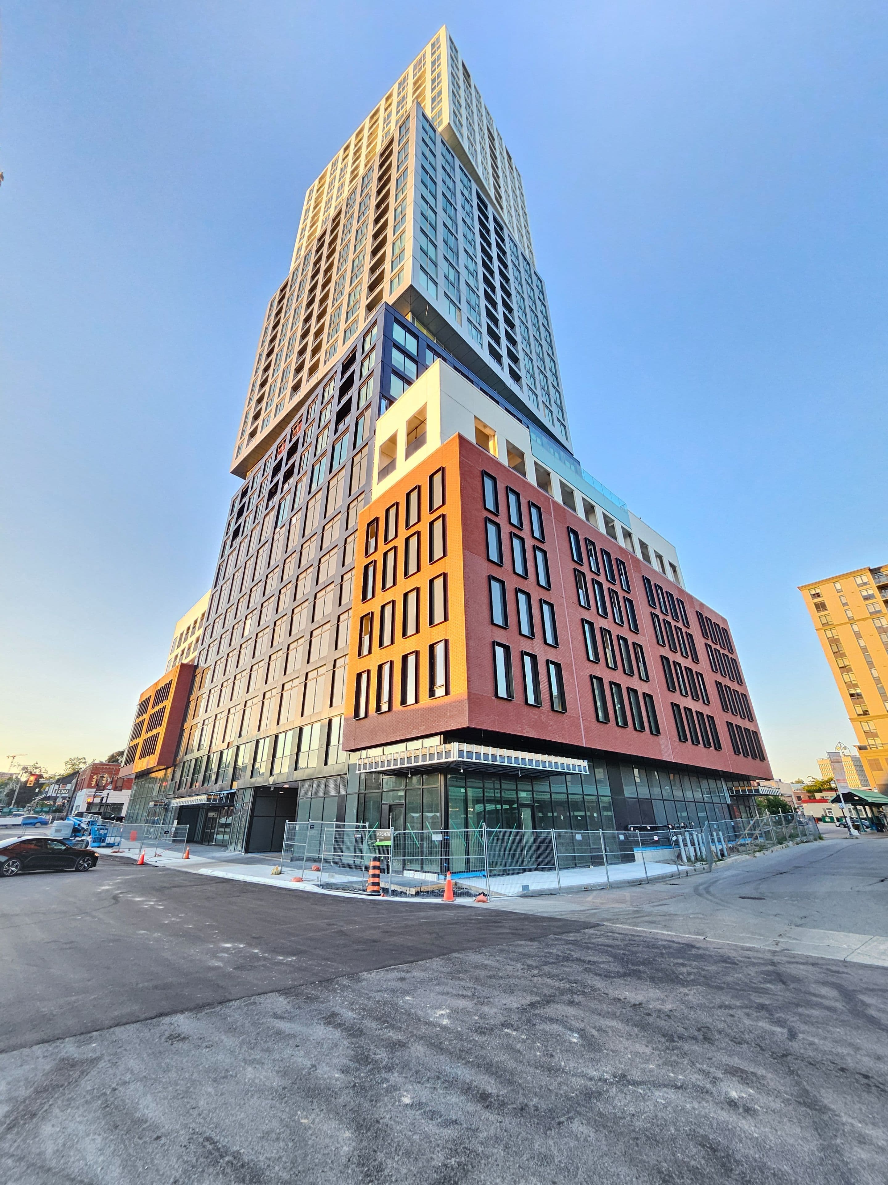 39 Mary Street 1202, Barrie, ON L4N 1S9