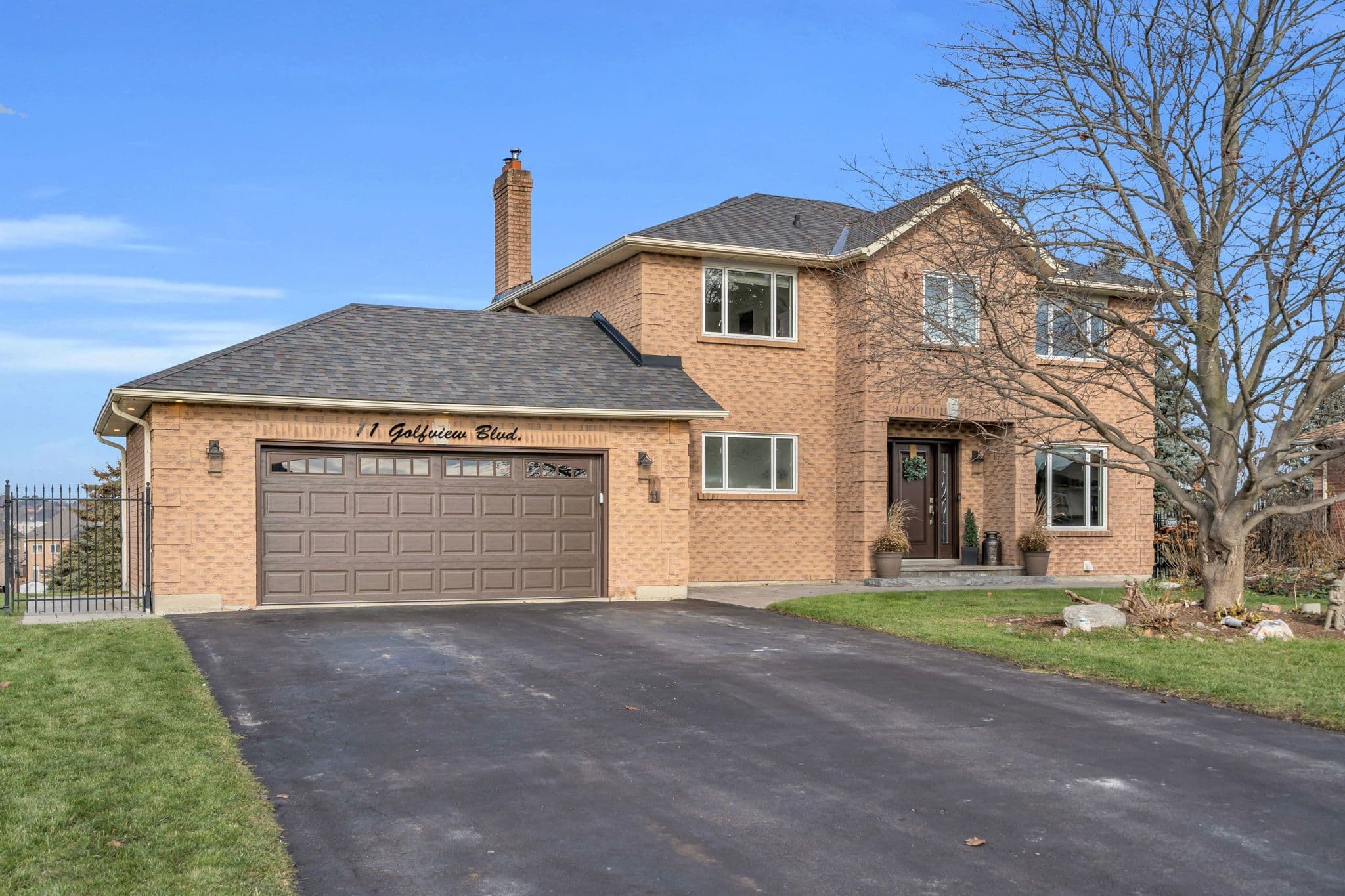 11 Golfview Boulevard, Bradford West Gwillimbury, ON L3Z 3Z1