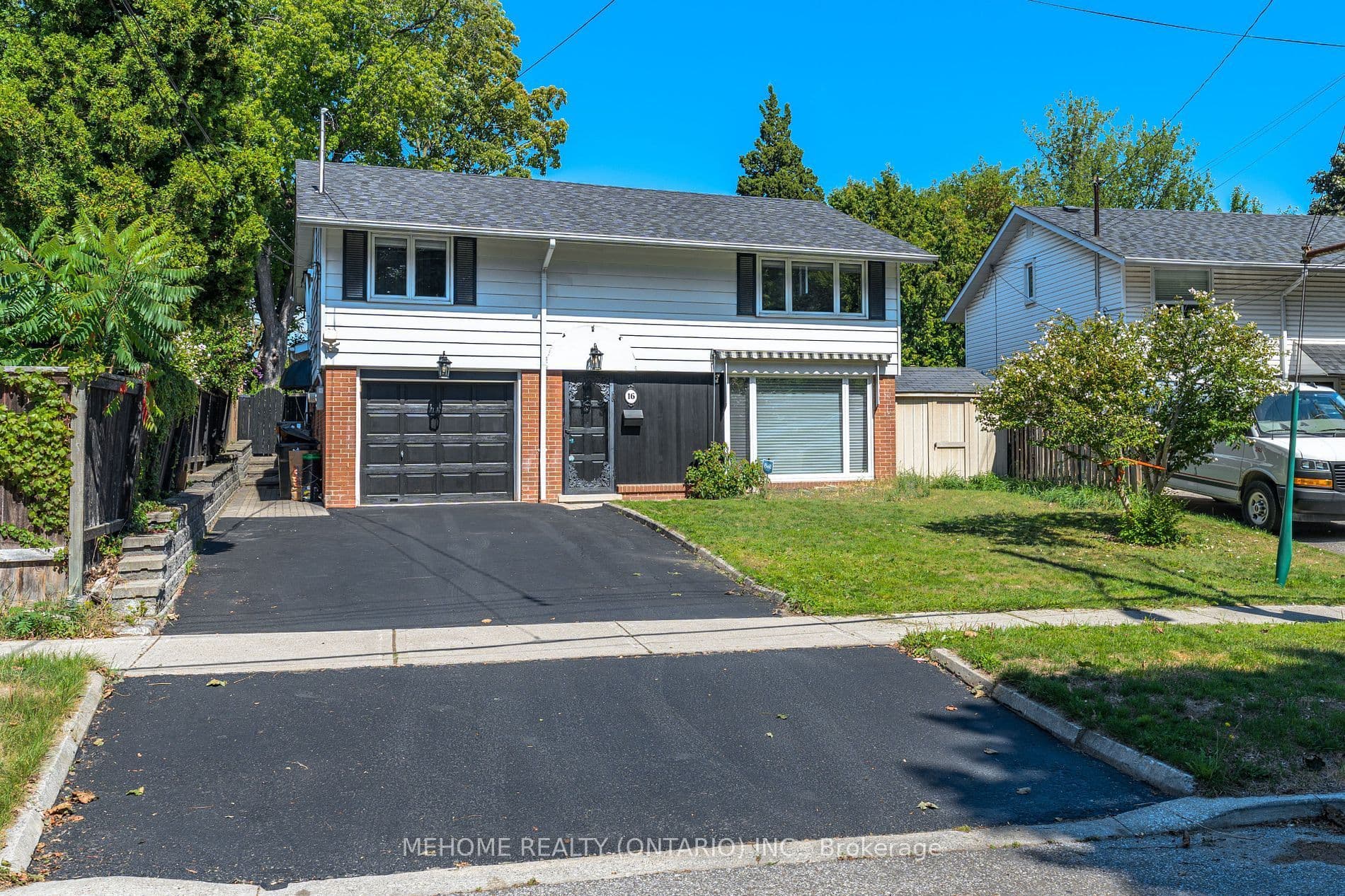 16 Abbottswood Road, Toronto E09, ON M1P 3P1