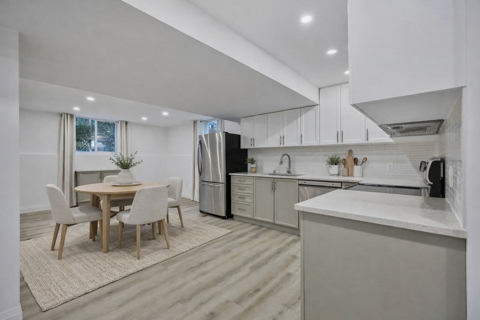 27 Spencer Drive Lower, Barrie, ON L4N 0Y9