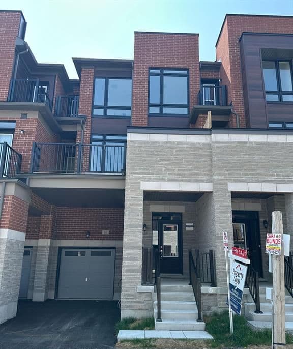 10 Griffith St Street, Aurora, ON L4G 4B1