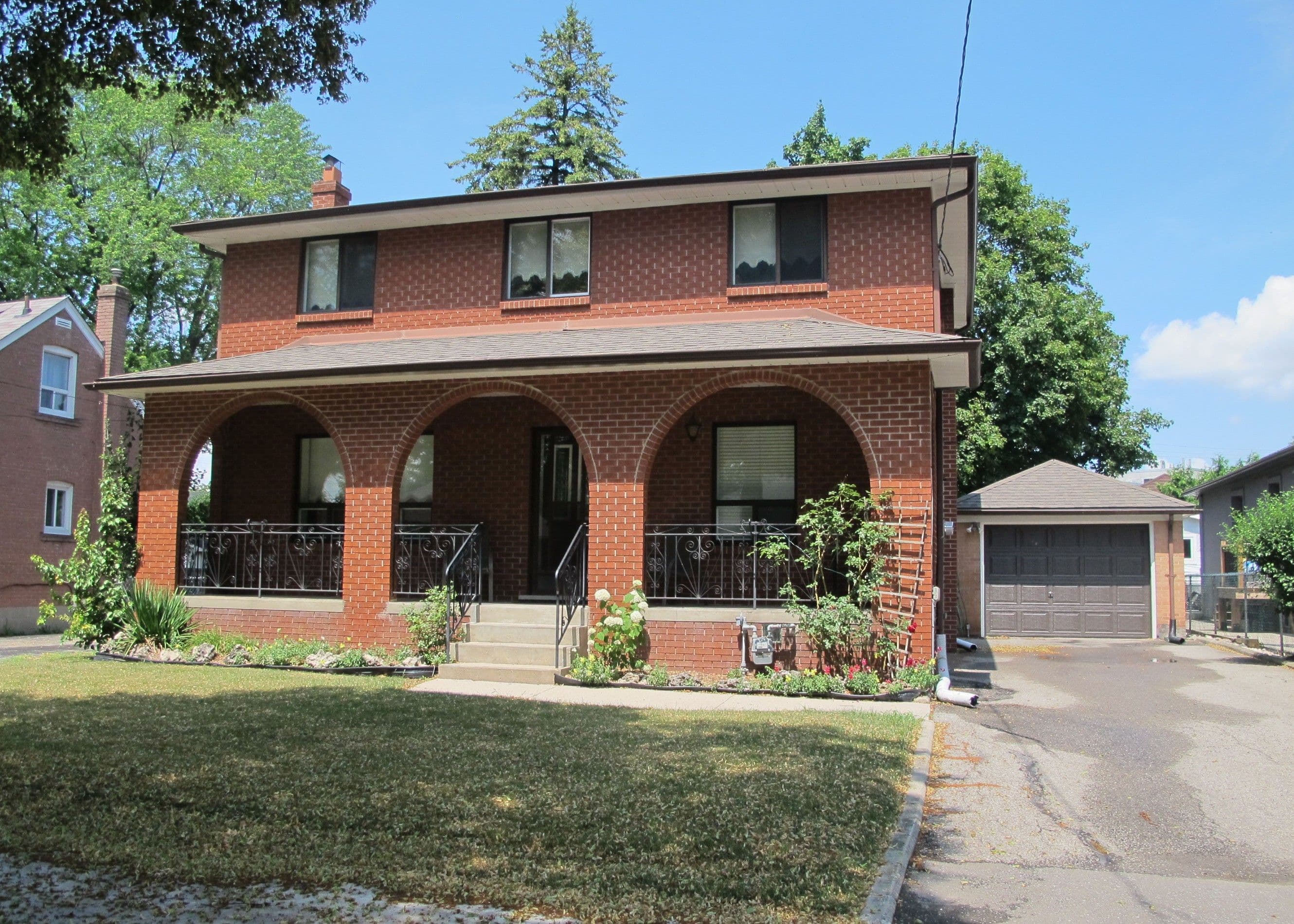 4 Rosalie Avenue, Toronto W05, ON M3L 1C5