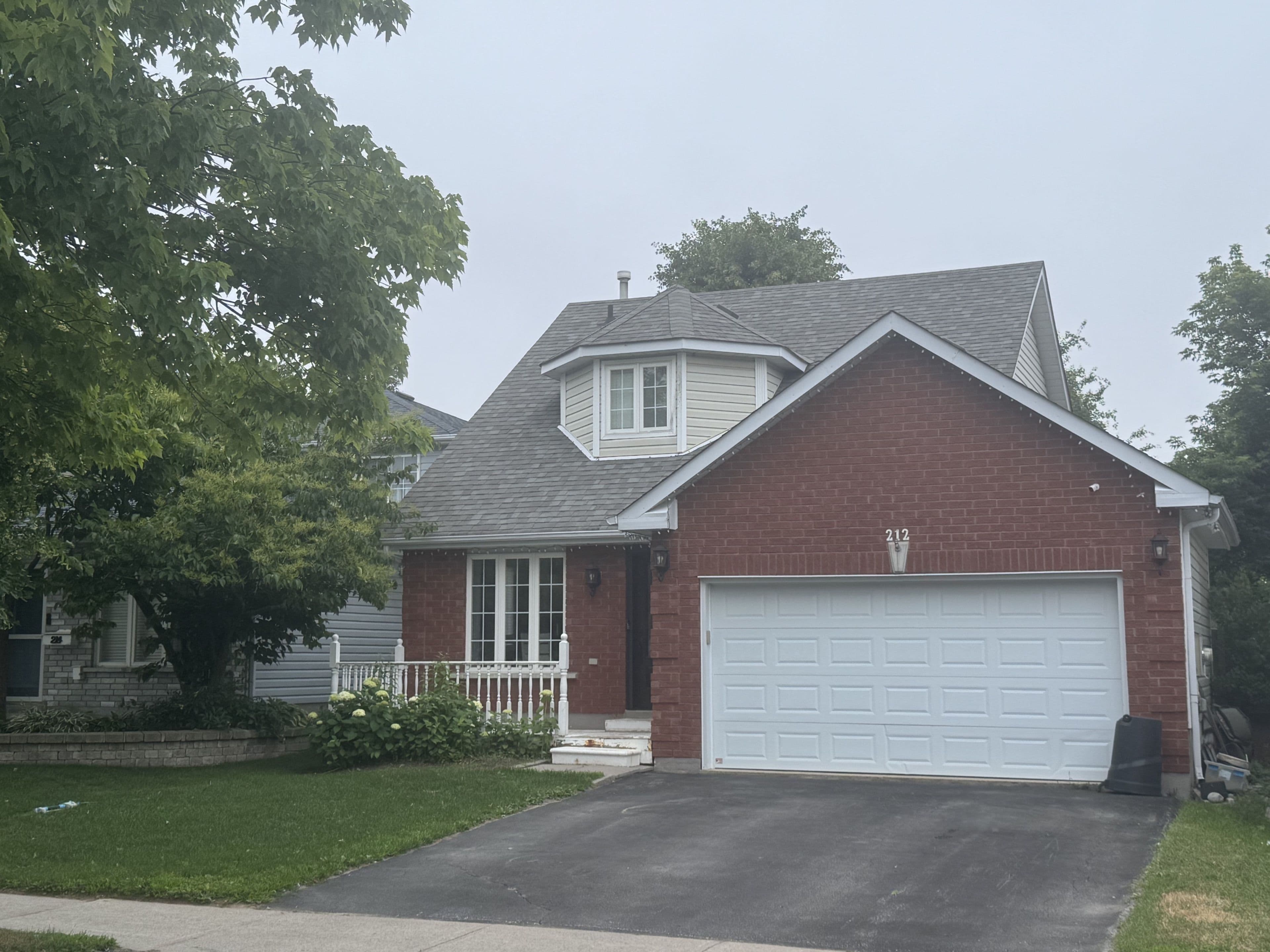 212 CHURCHLAND Drive, Barrie, ON L4N 8N6