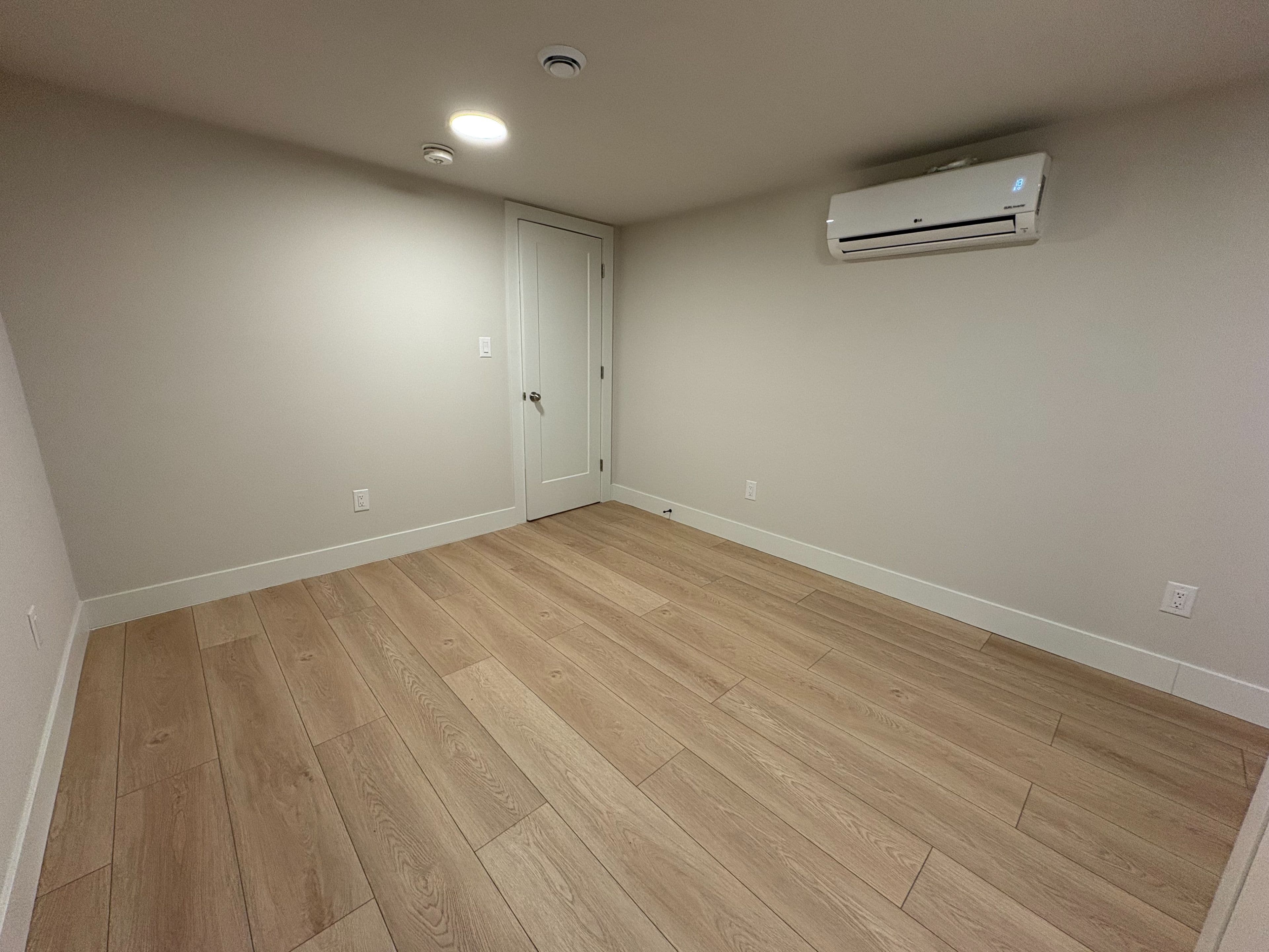 113 Almore Avenue L1, Toronto C06, ON M3H 2H4