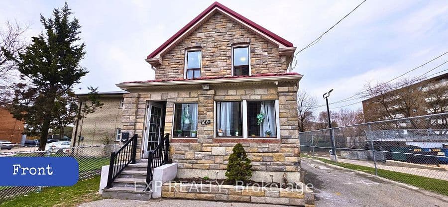 1562 Jane st Street, Toronto W04, ON M9N 2R6
