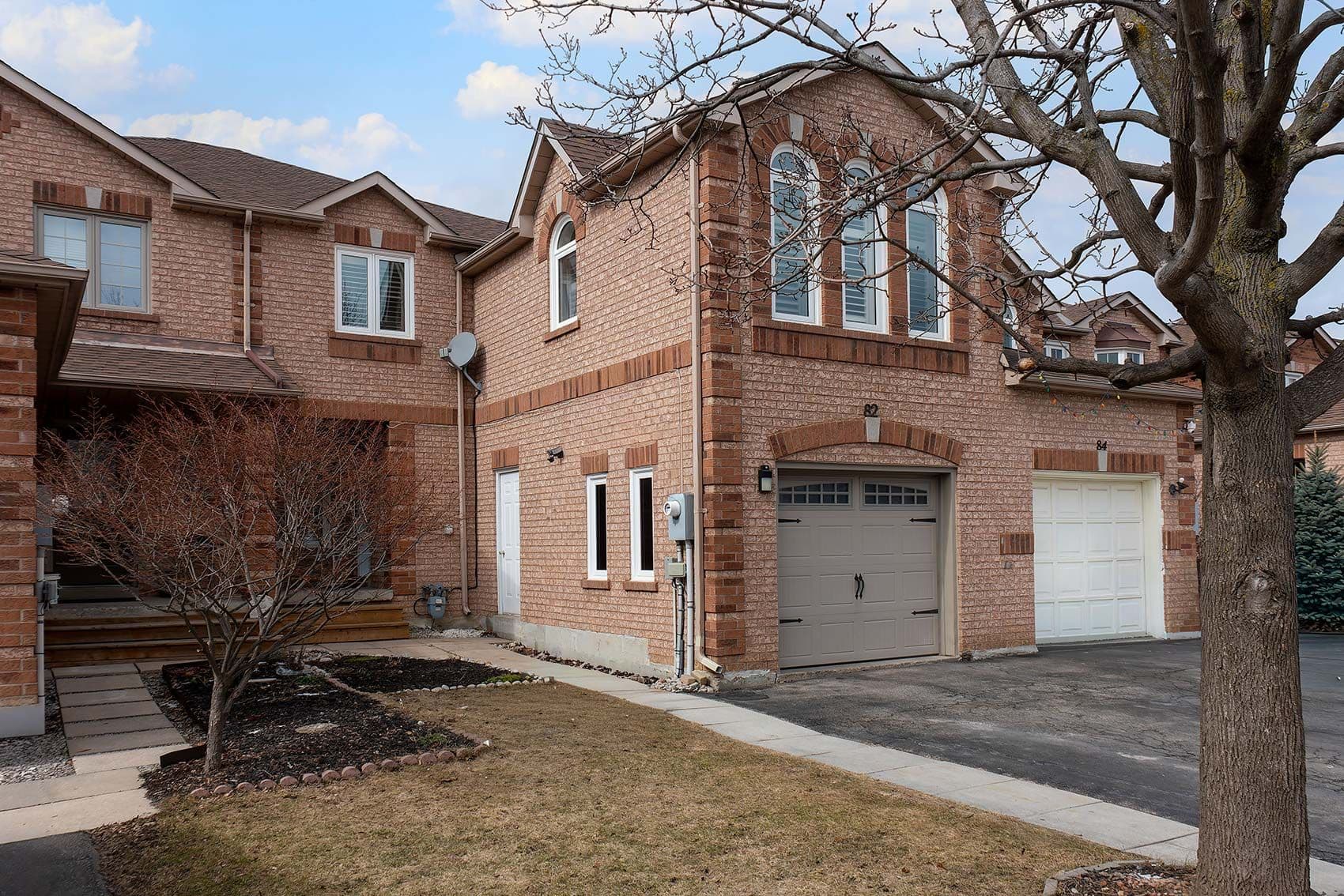 82 Mosley Crescent, Brampton, ON L6Y 5C8