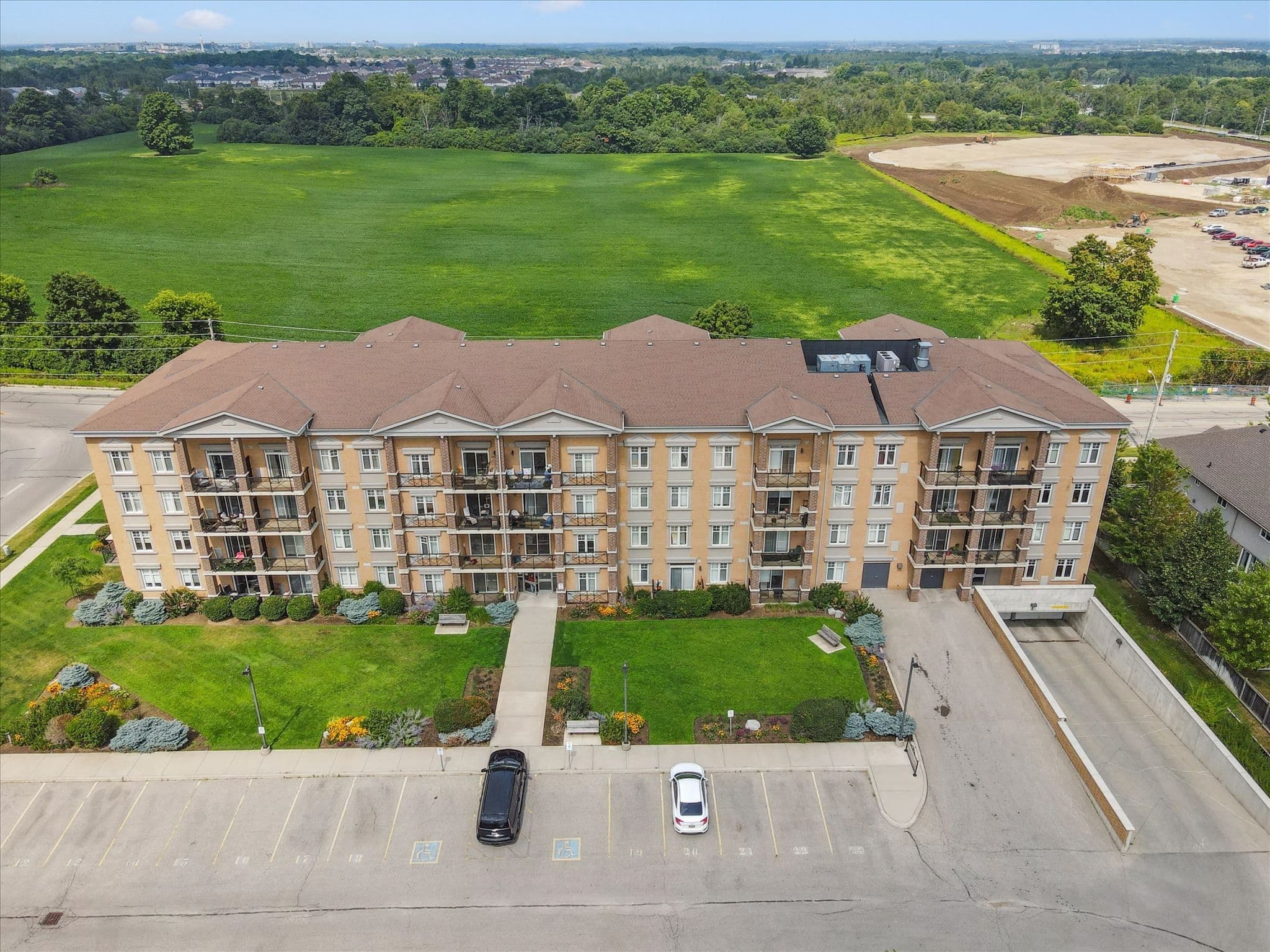 2 Colonial Drive 403, Guelph, ON N1L 0K8