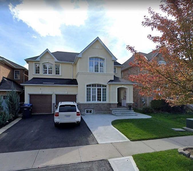 107 Sugarhill Drive, Brampton, ON L7A 3X3