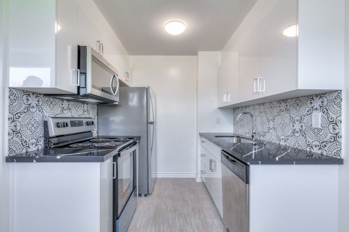 2830 Midland Avenue 15, Toronto E07, ON M1S 1S4