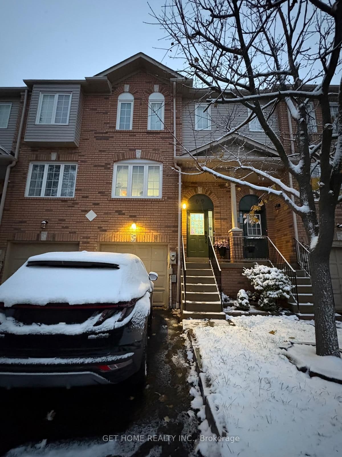 99 Aspen Park Way, Whitby, ON L1N 9M7