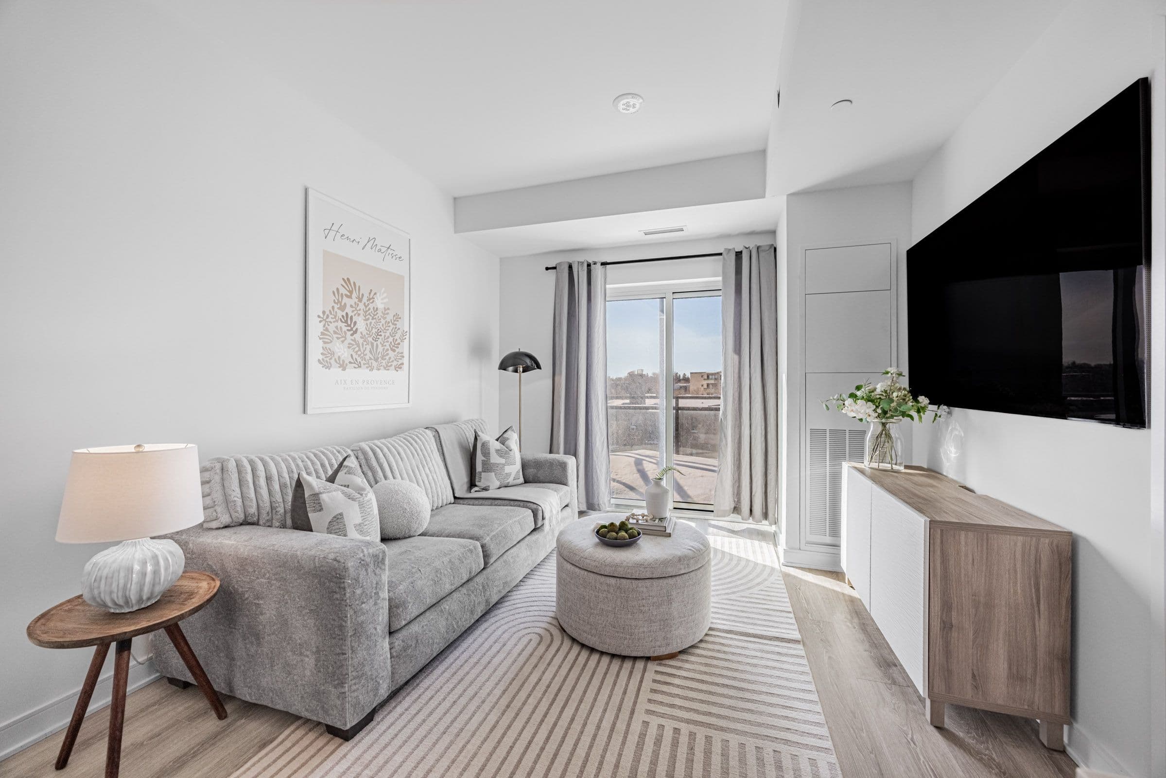 25 Neighbourhood Lane 906, Toronto W07, ON M8Y 0C4