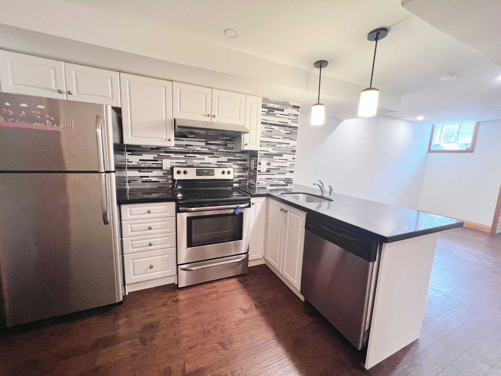 Bsmt-220 Sixteen Mile Drive, Oakville, ON L6M 0T8