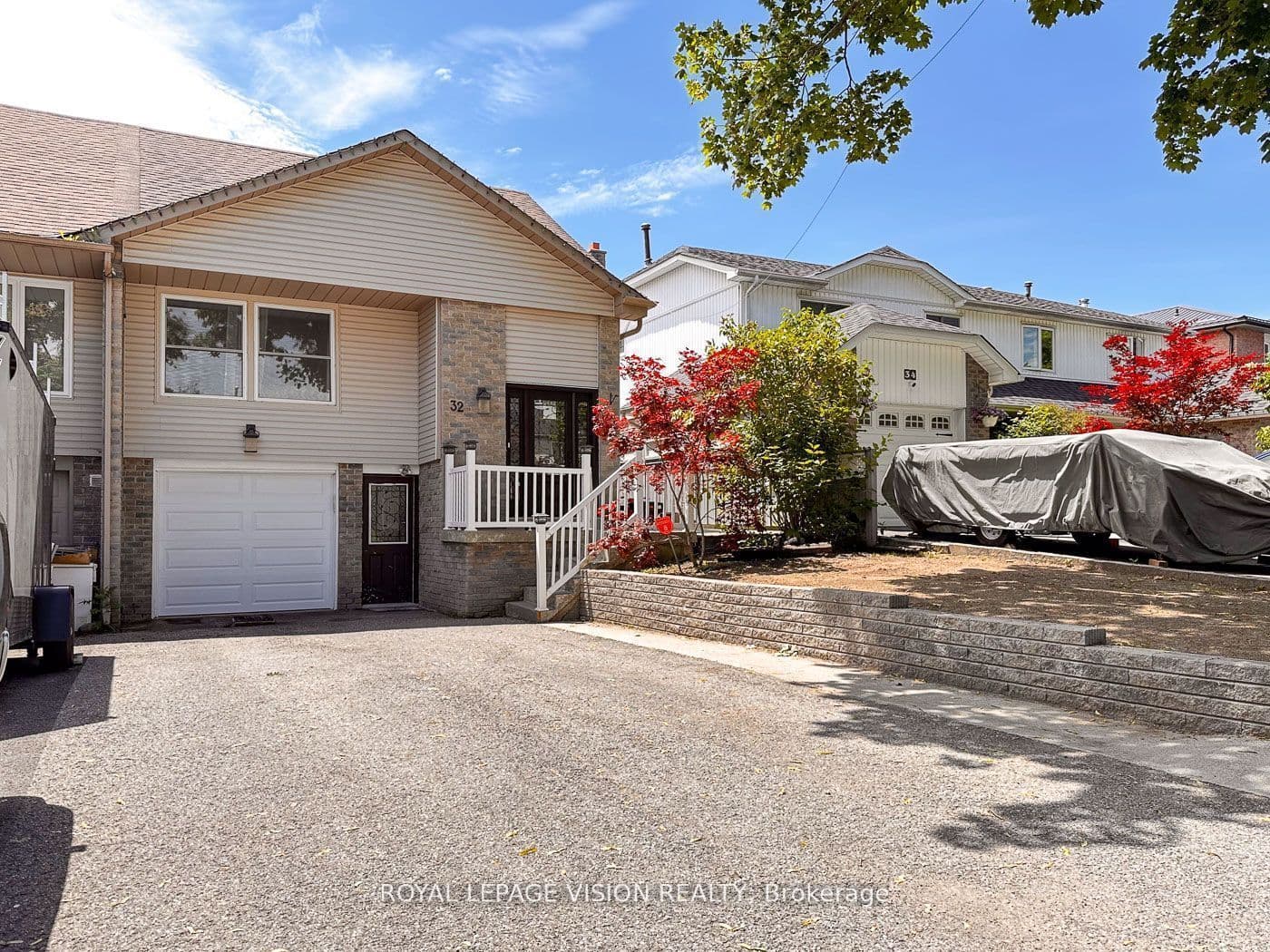 32 Goldring Drive, Whitby, ON L1P 1C1