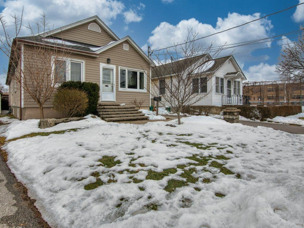 28 Charles Avenue, St. Catharines, ON L2M 5S9