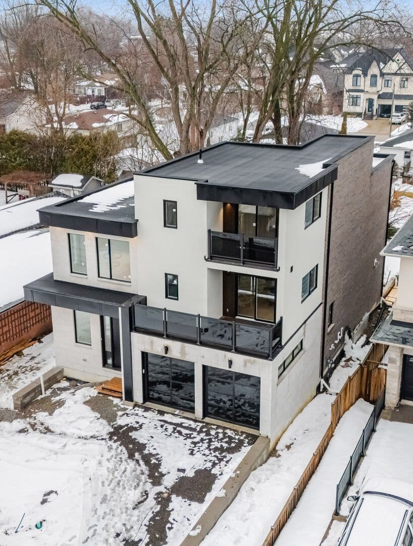 711 Hillview Crescent, Pickering, ON L1W 2R6