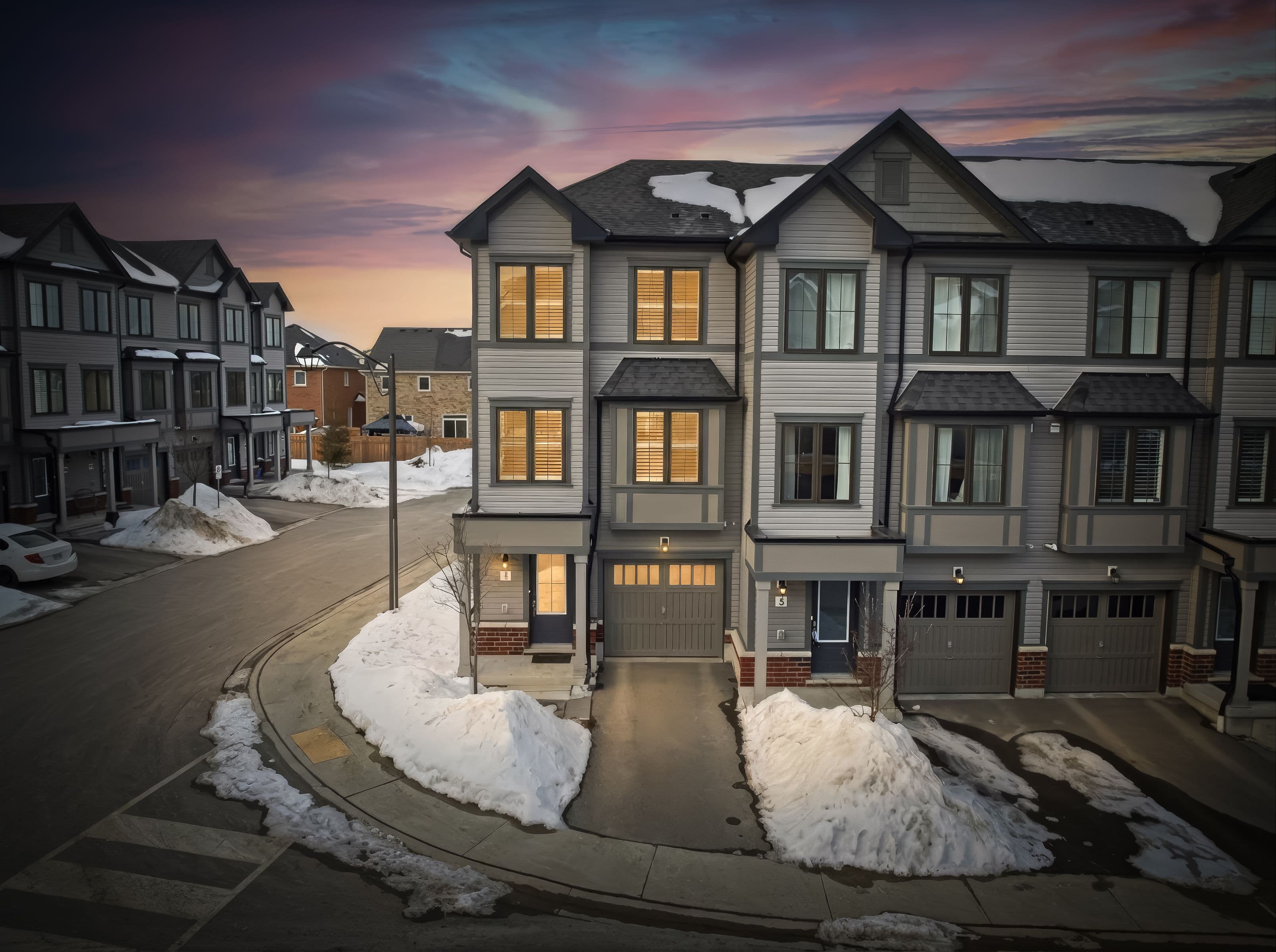 1 Loana Lane, Clarington, ON L1C 7G9