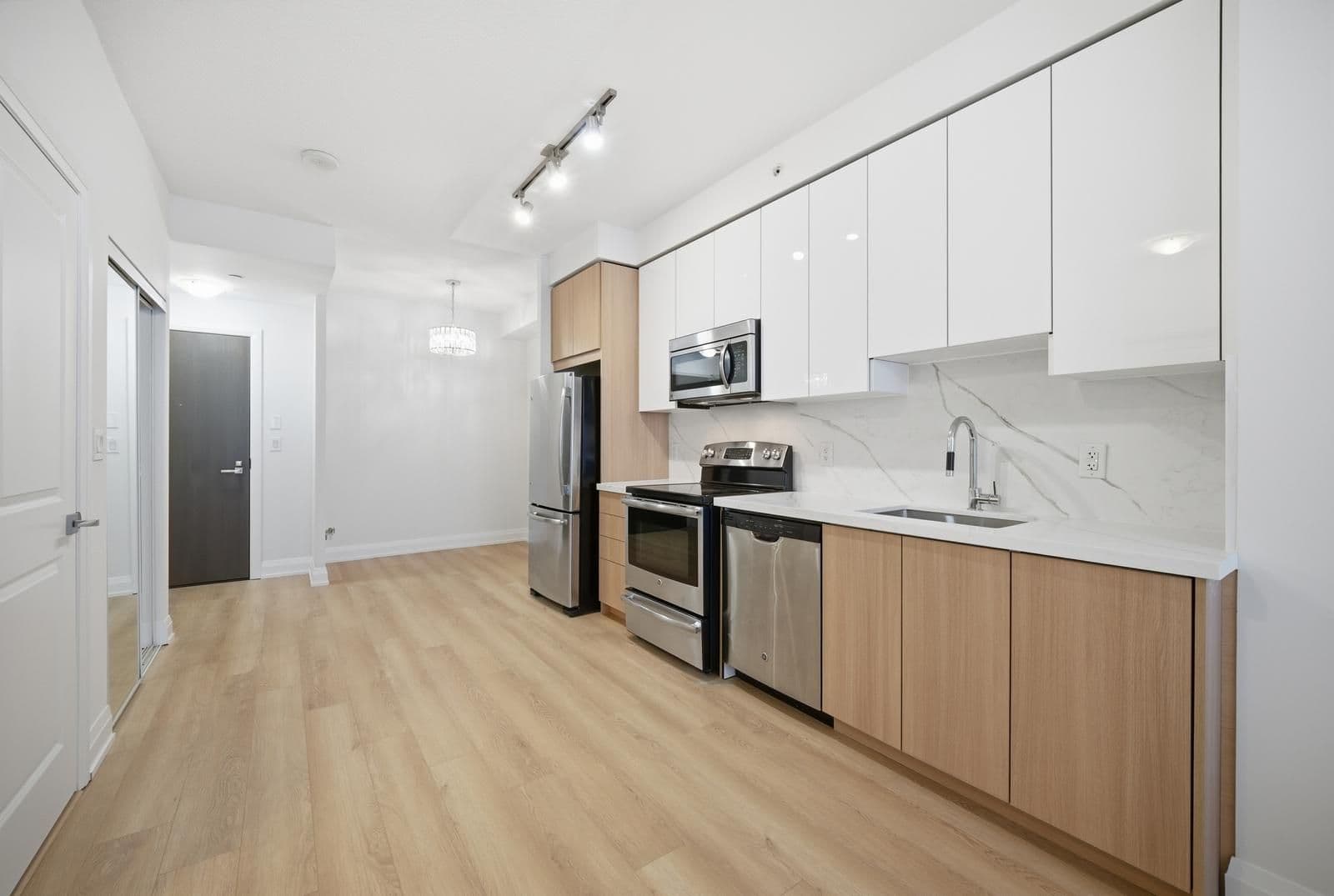 7161 Yonge Street 2433, Markham, ON L3T 0C8