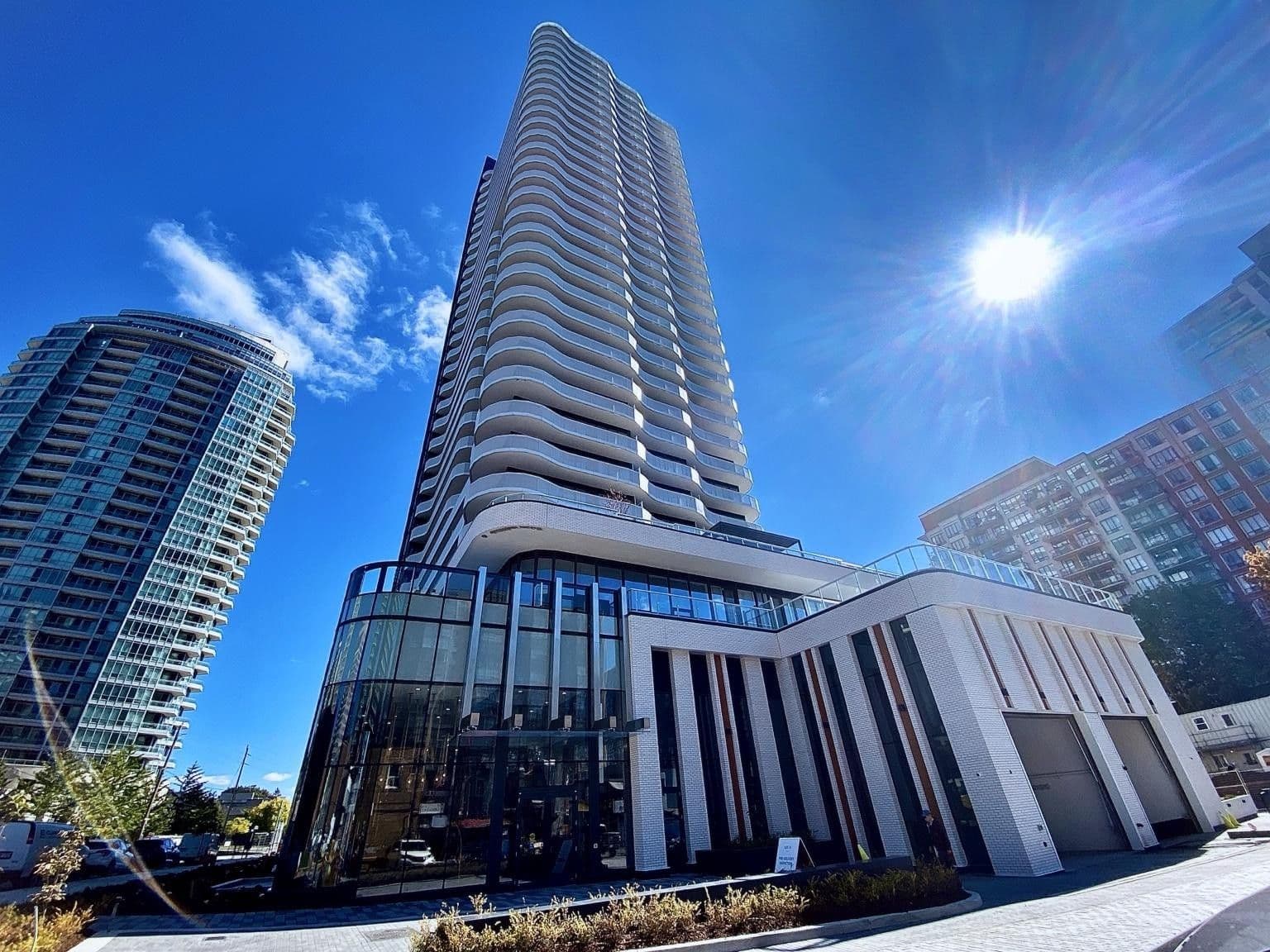 15 Holmes Avenue 2207, Toronto C14, ON M2N 0L4