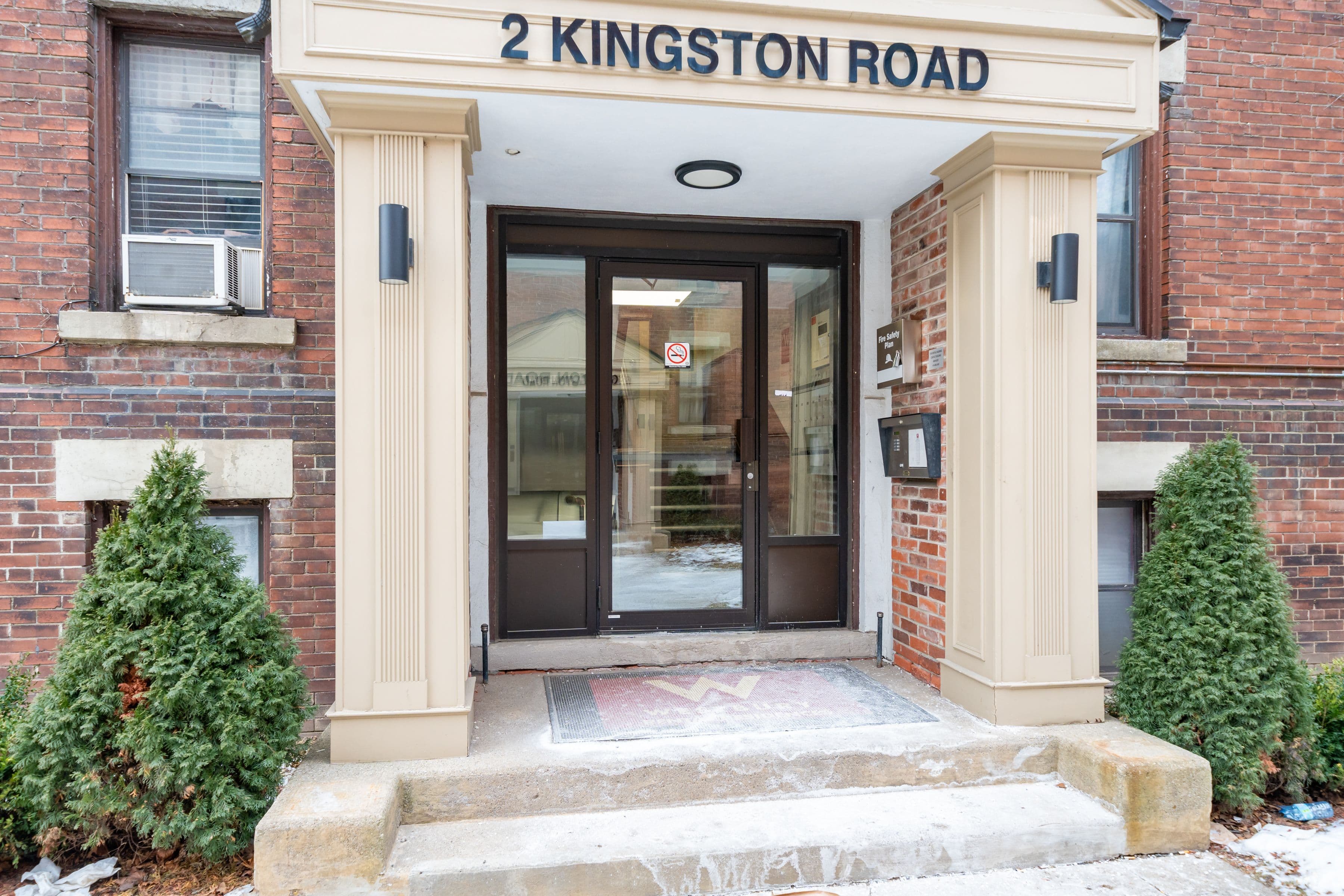 2 Kingston Road 16, Toronto E02, ON M4L 1S4