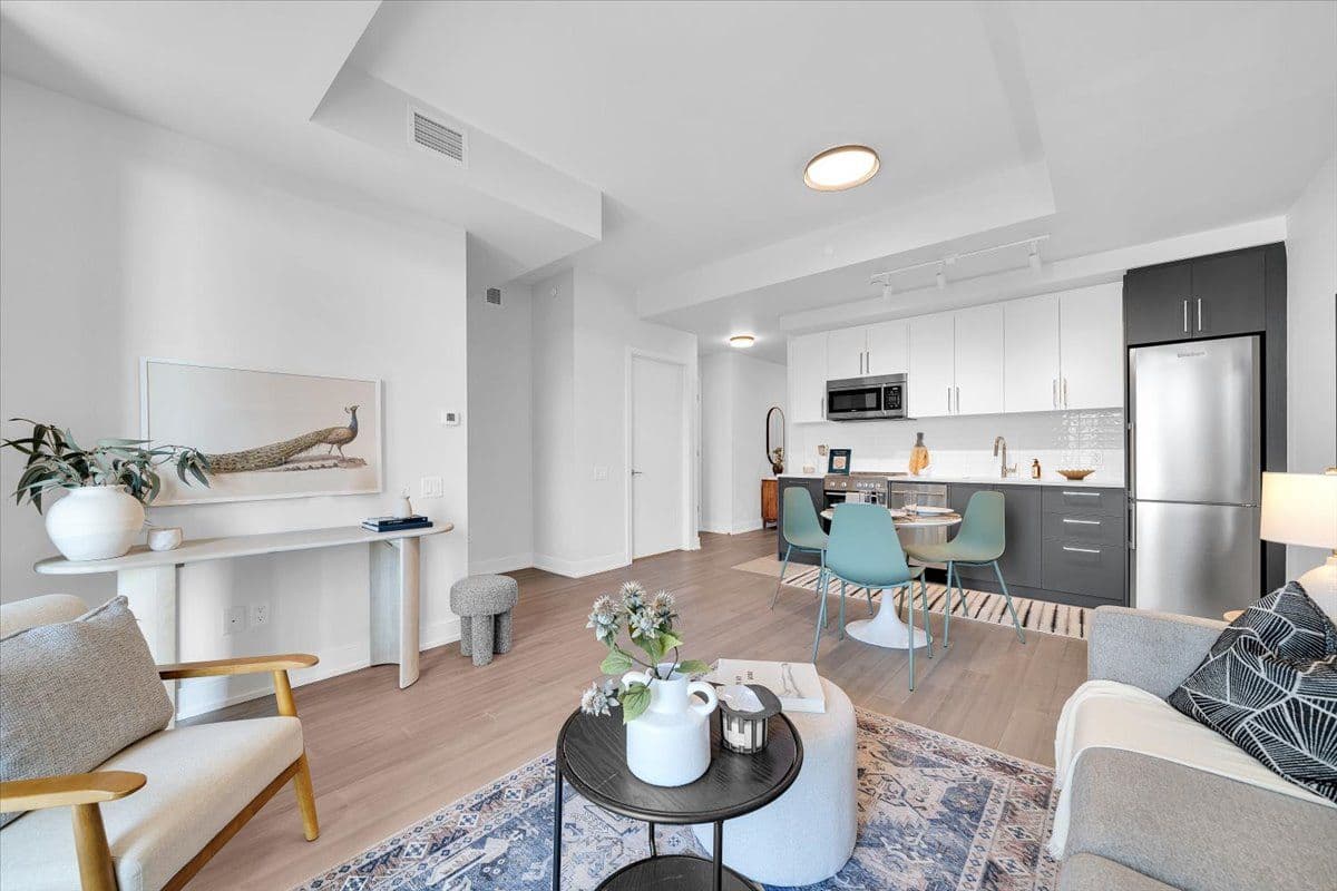 664 Spadina Avenue 910, Toronto C01, ON M5S 2H7