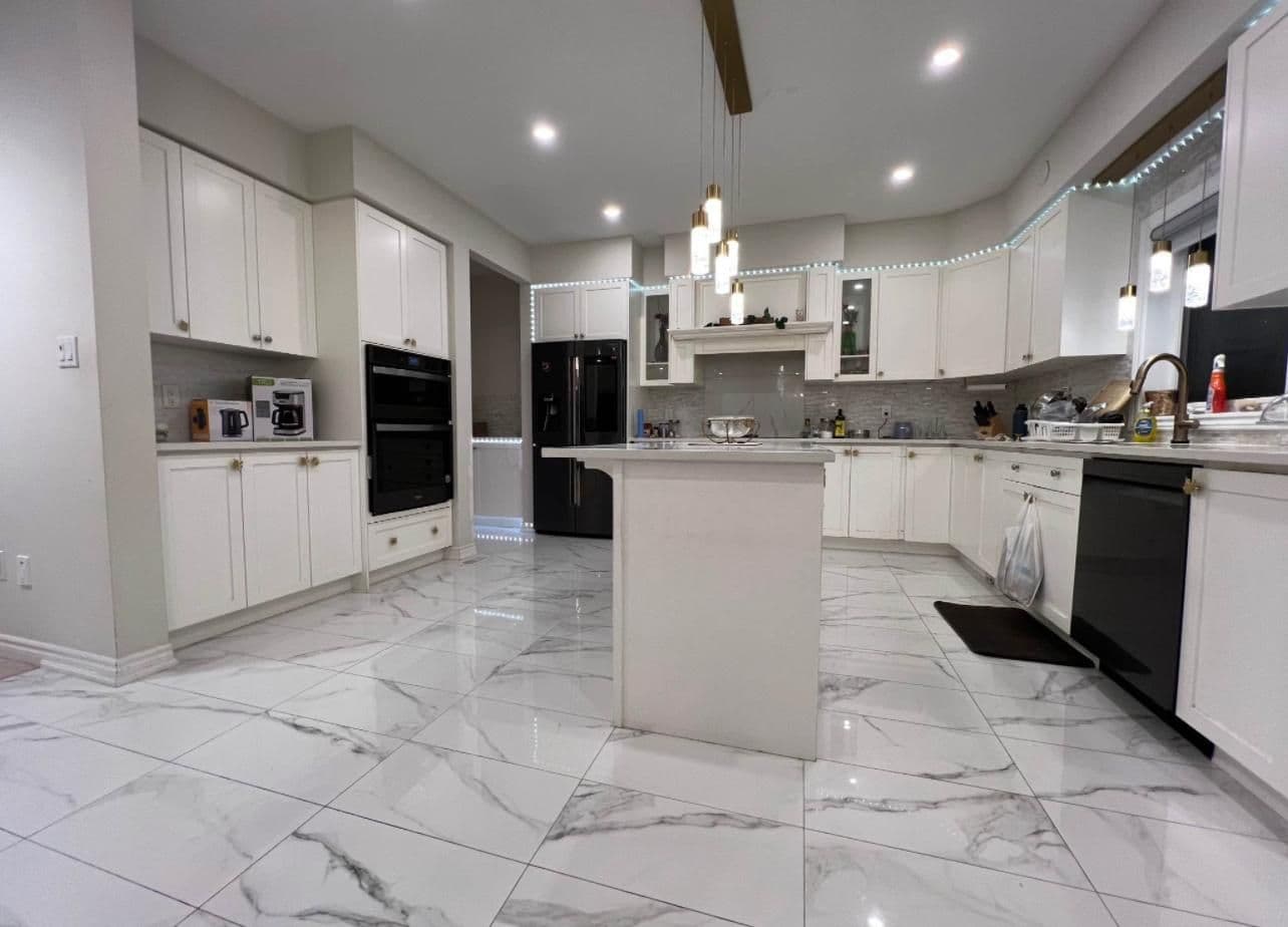 54 Pace Avenue MASTER SUITE, Brantford, ON N3S 0J2