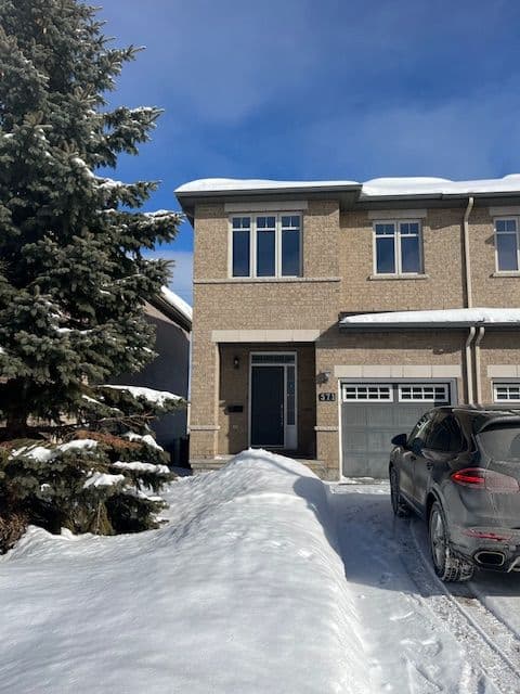571 Remnor Avenue, Kanata, ON K2T 0A5