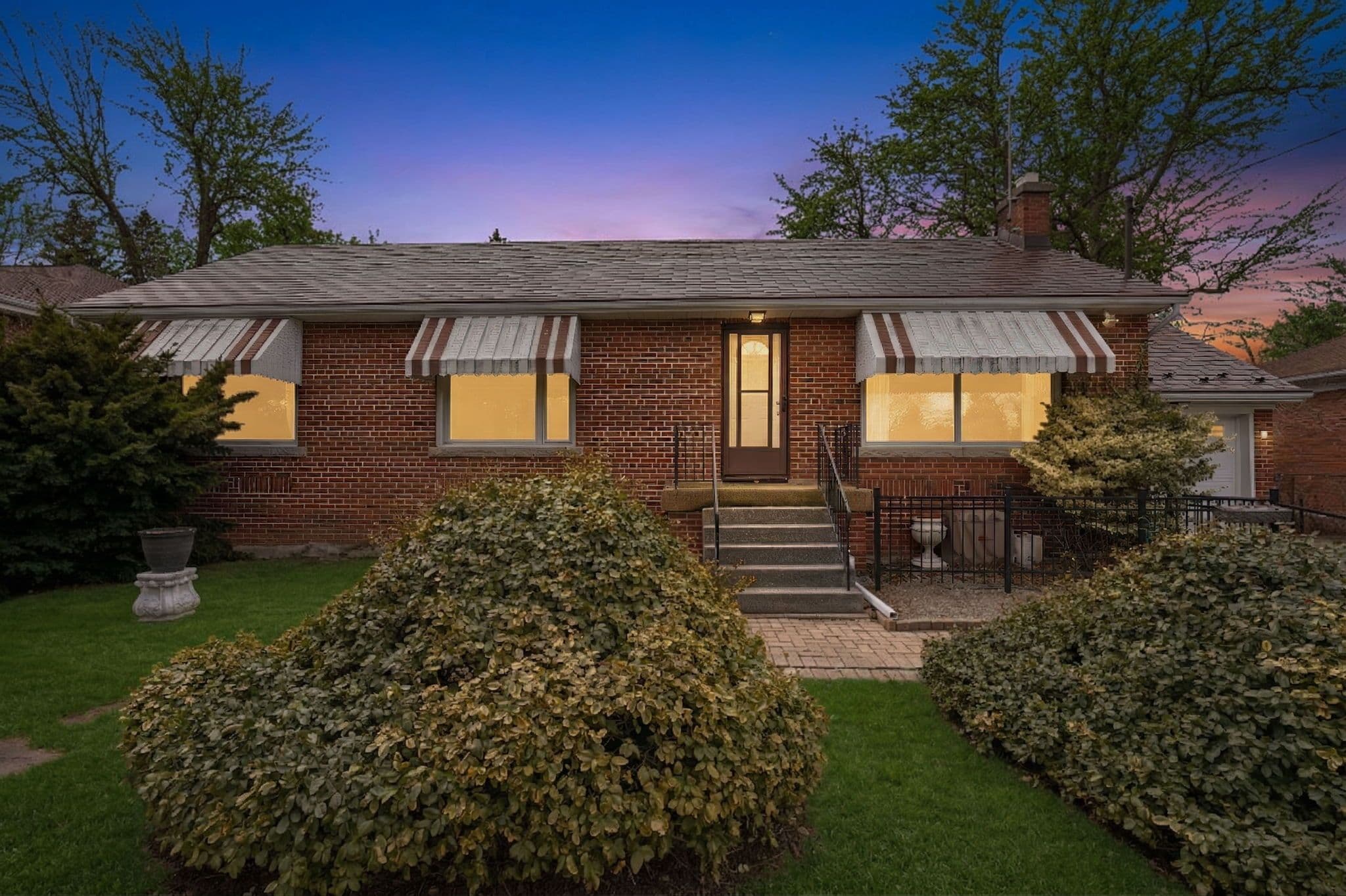 6 Kingsmere Crescent, Toronto E08, ON M1M 3B3