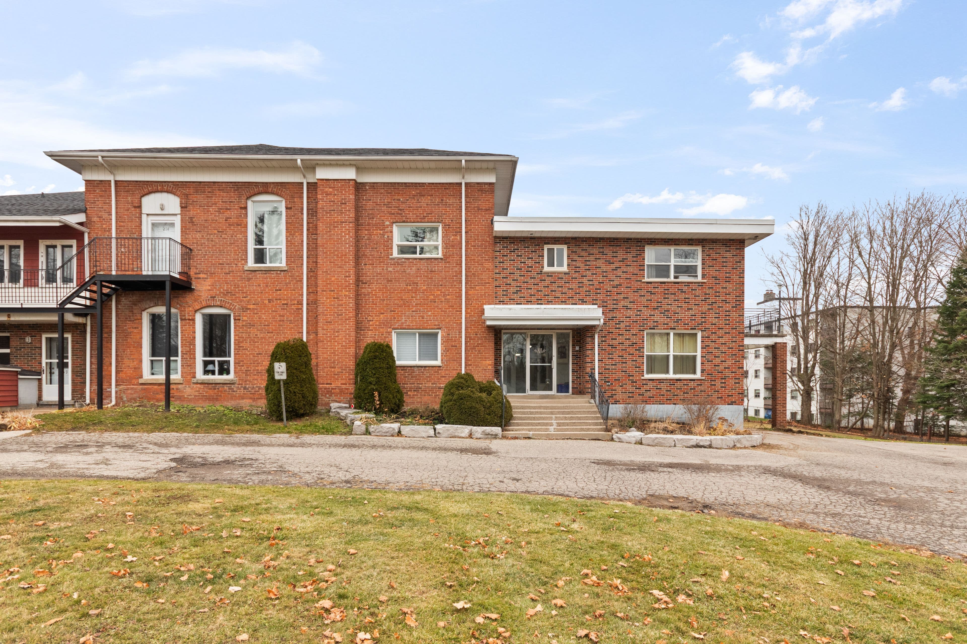 15 Faulkner Street 1, Orangeville, ON L9W 2G4