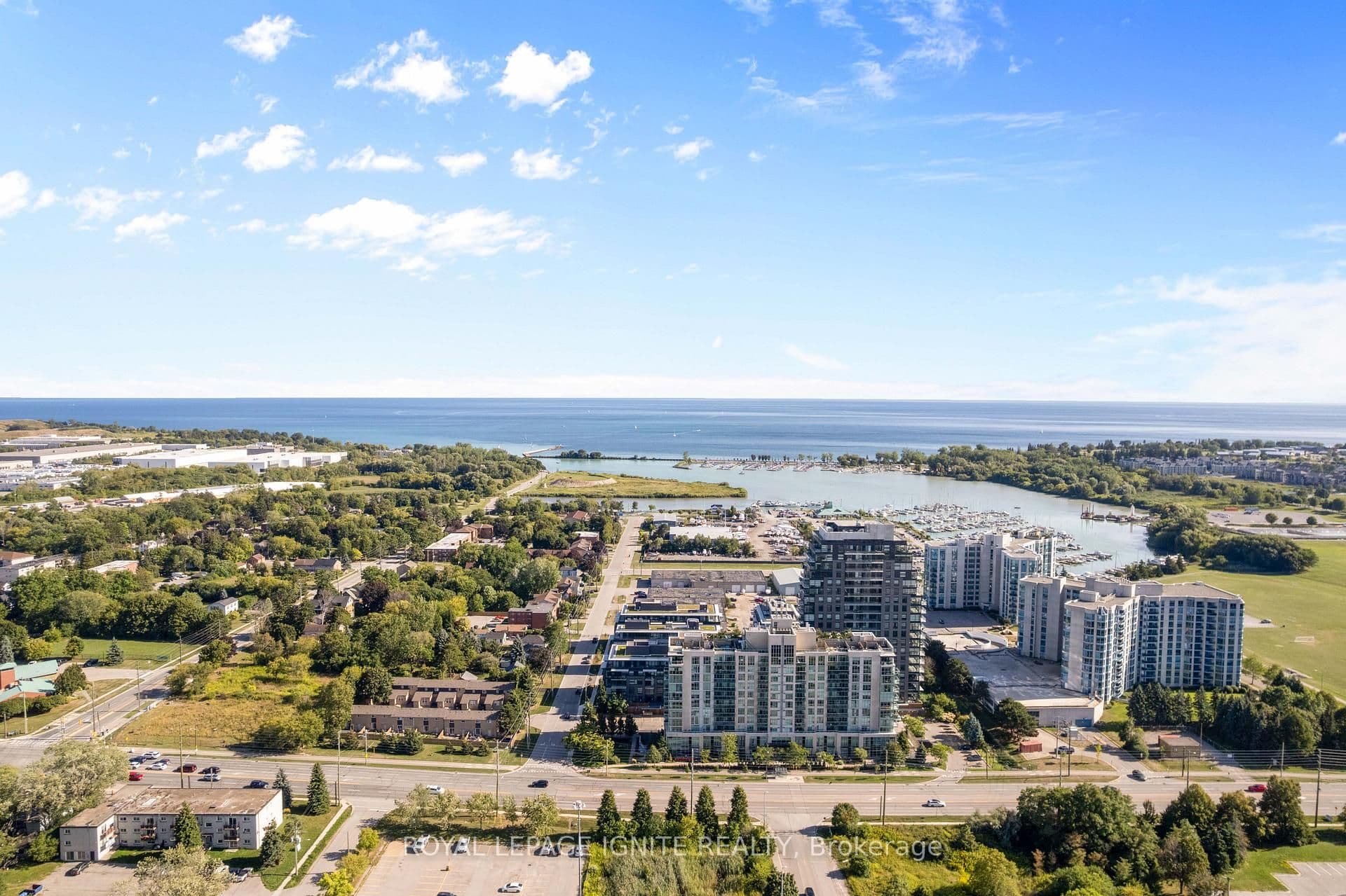 1604 Charles Street 414, Whitby, ON L1N 0P2