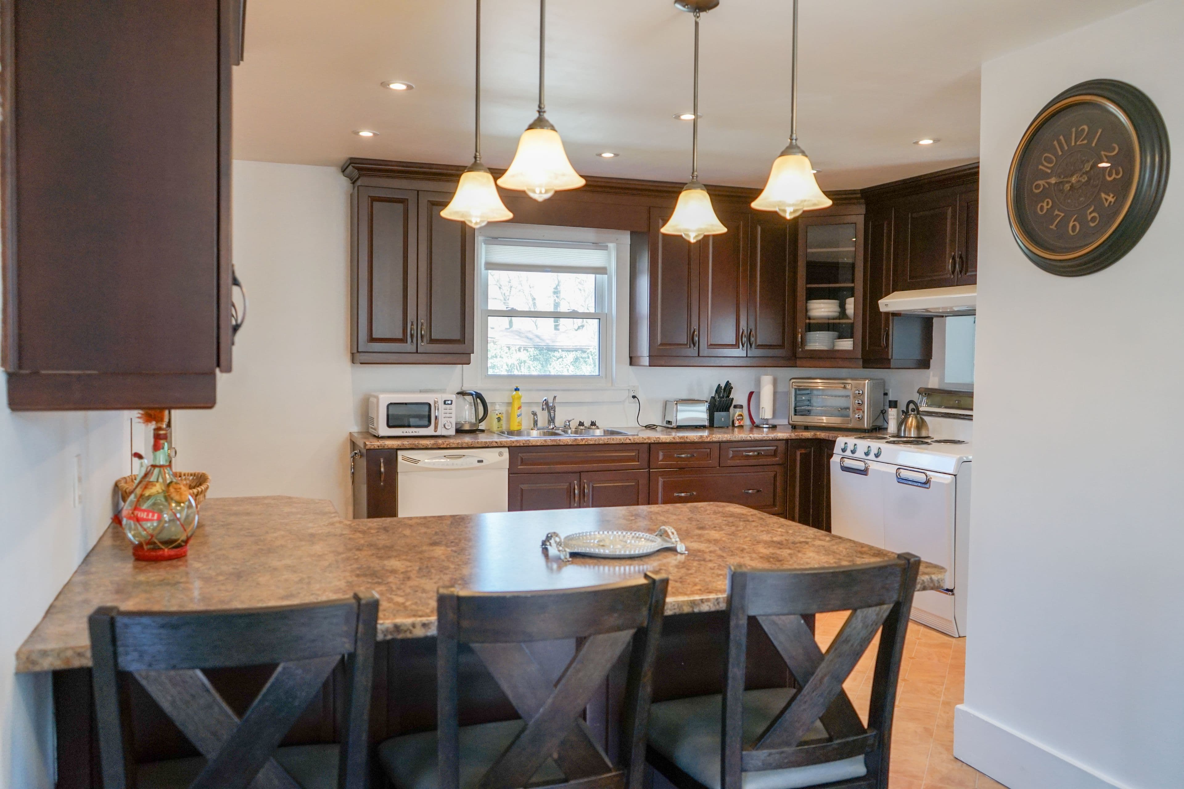 4046 Main Street, Niagara Falls, ON L2G 6C2