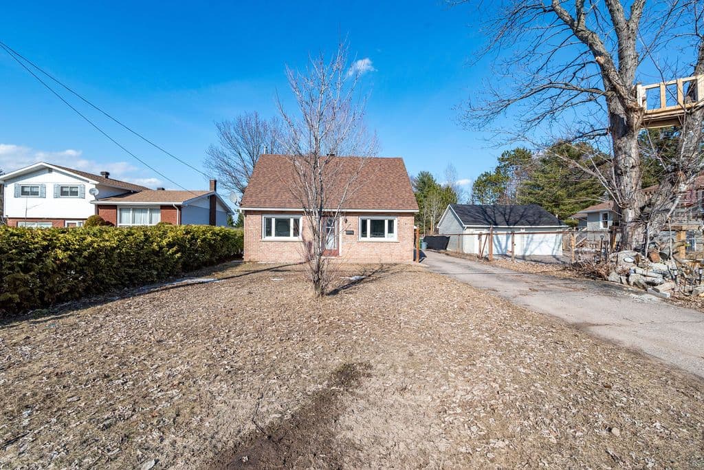 2849 Petawawa Boulevard, Petawawa, ON K8H 2K7