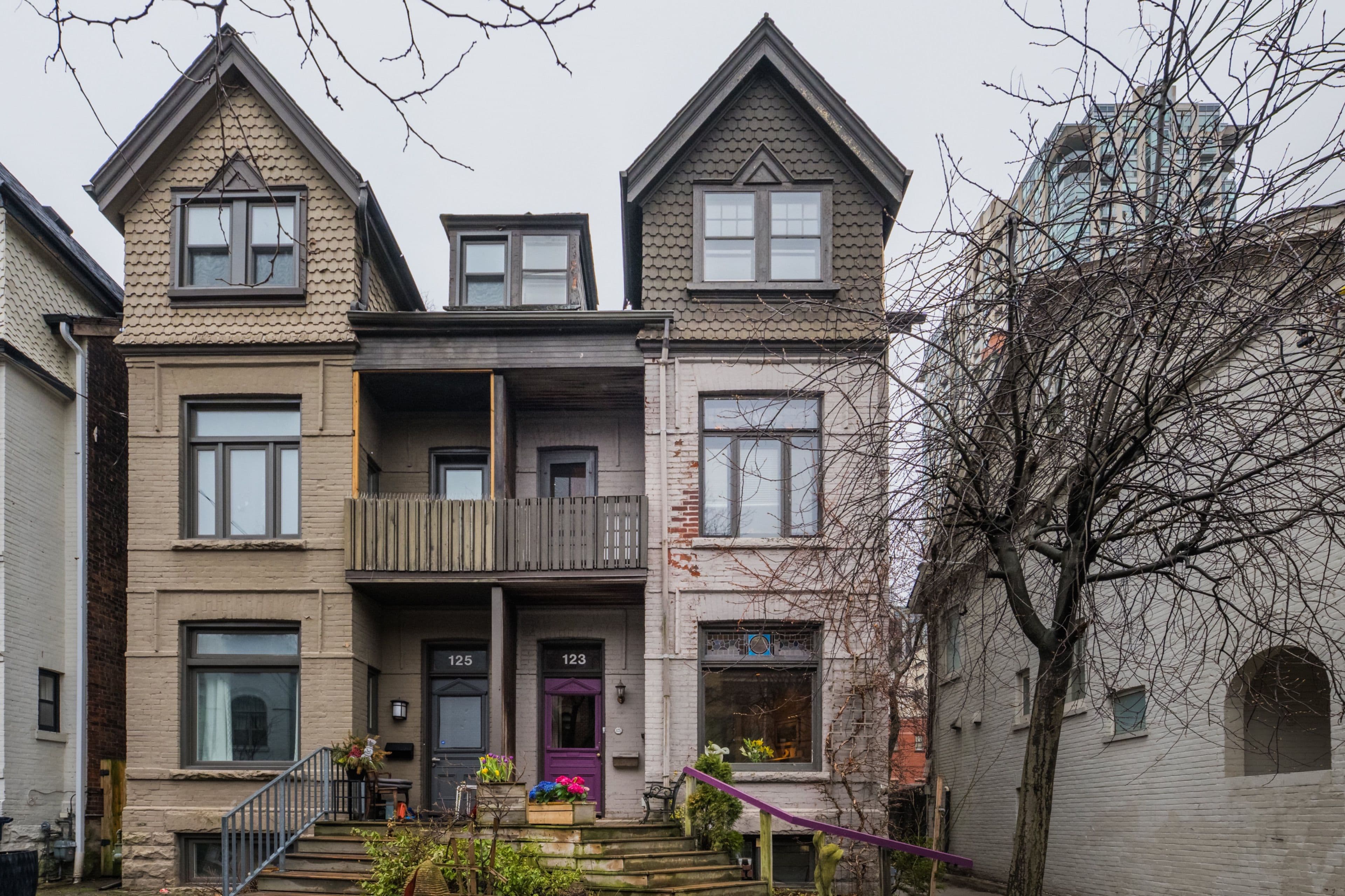 123 Collier Street, Toronto C09, ON M4W 1M2