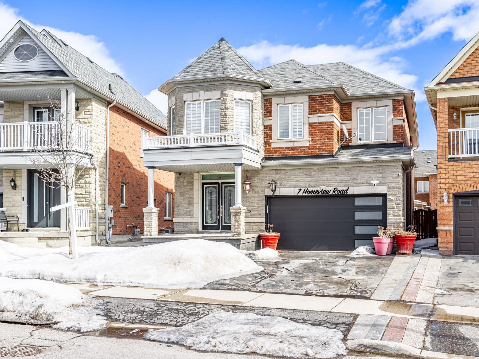 7 Homeview Road, Brampton, ON L6R 2L9