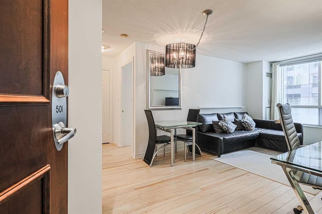 168 Simcoe Street 501, Toronto C01, ON M5H 4C9