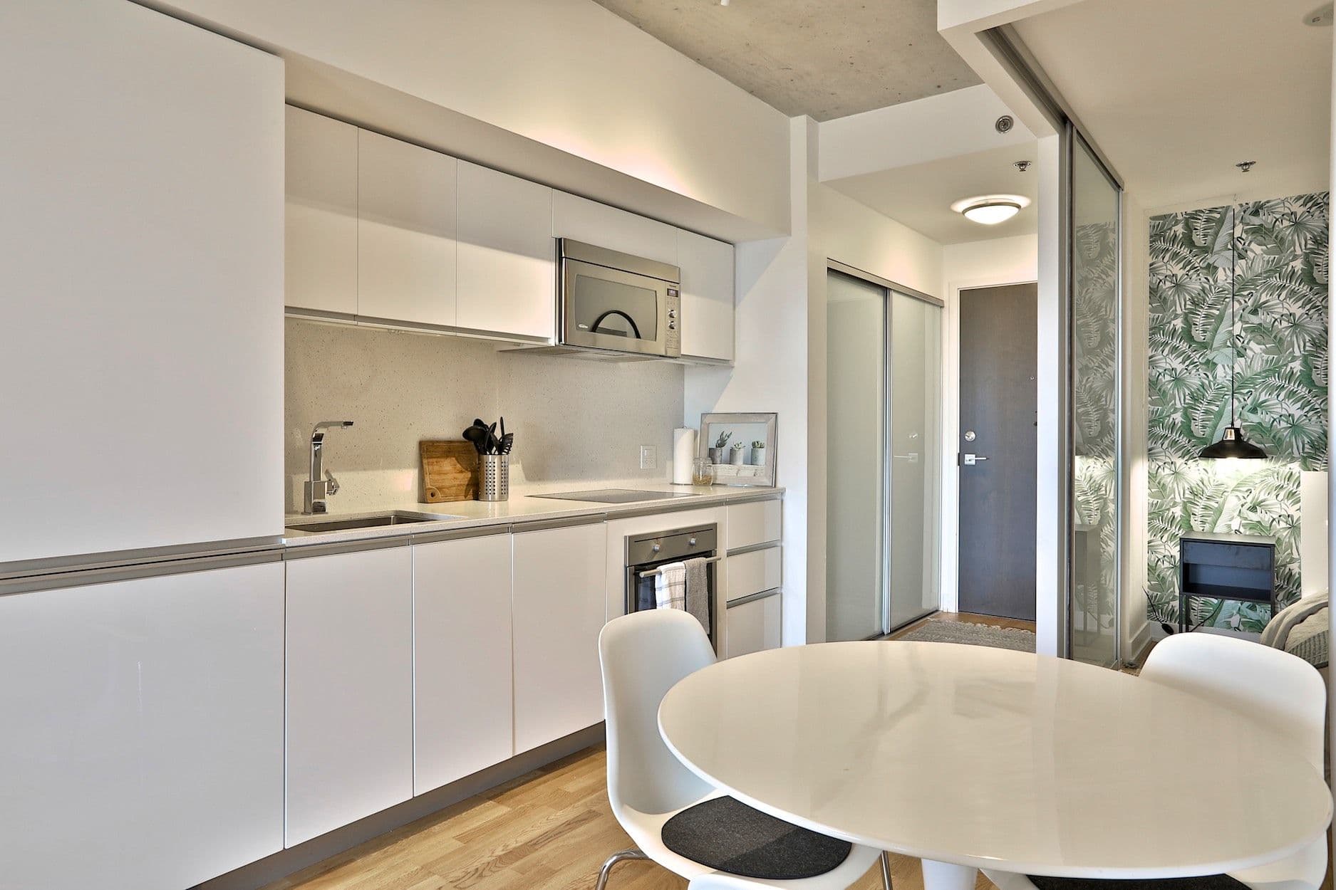 20 Minowan Miikan Lane 830, Toronto C01, ON M6J 0E5