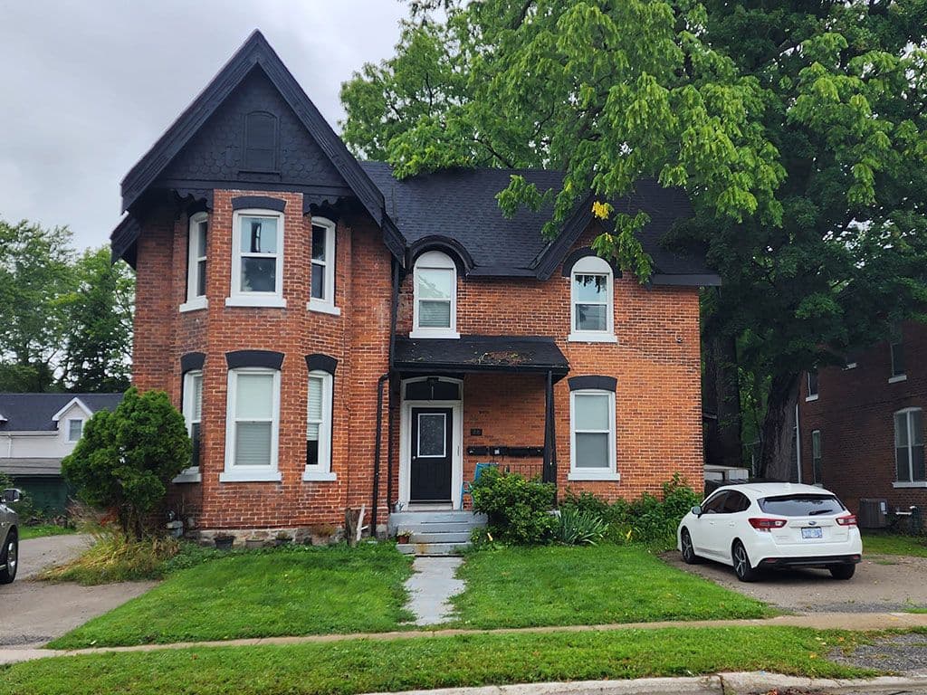 28 Wellington Street W 3, Barrie, ON L4N 1K2