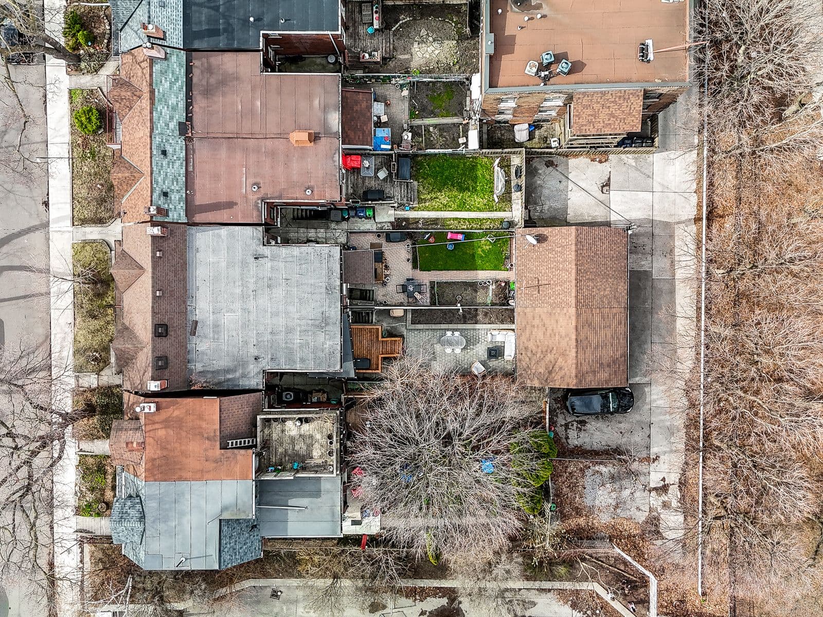 351 Montrose Avenue, Toronto C01, ON M6G 3G9